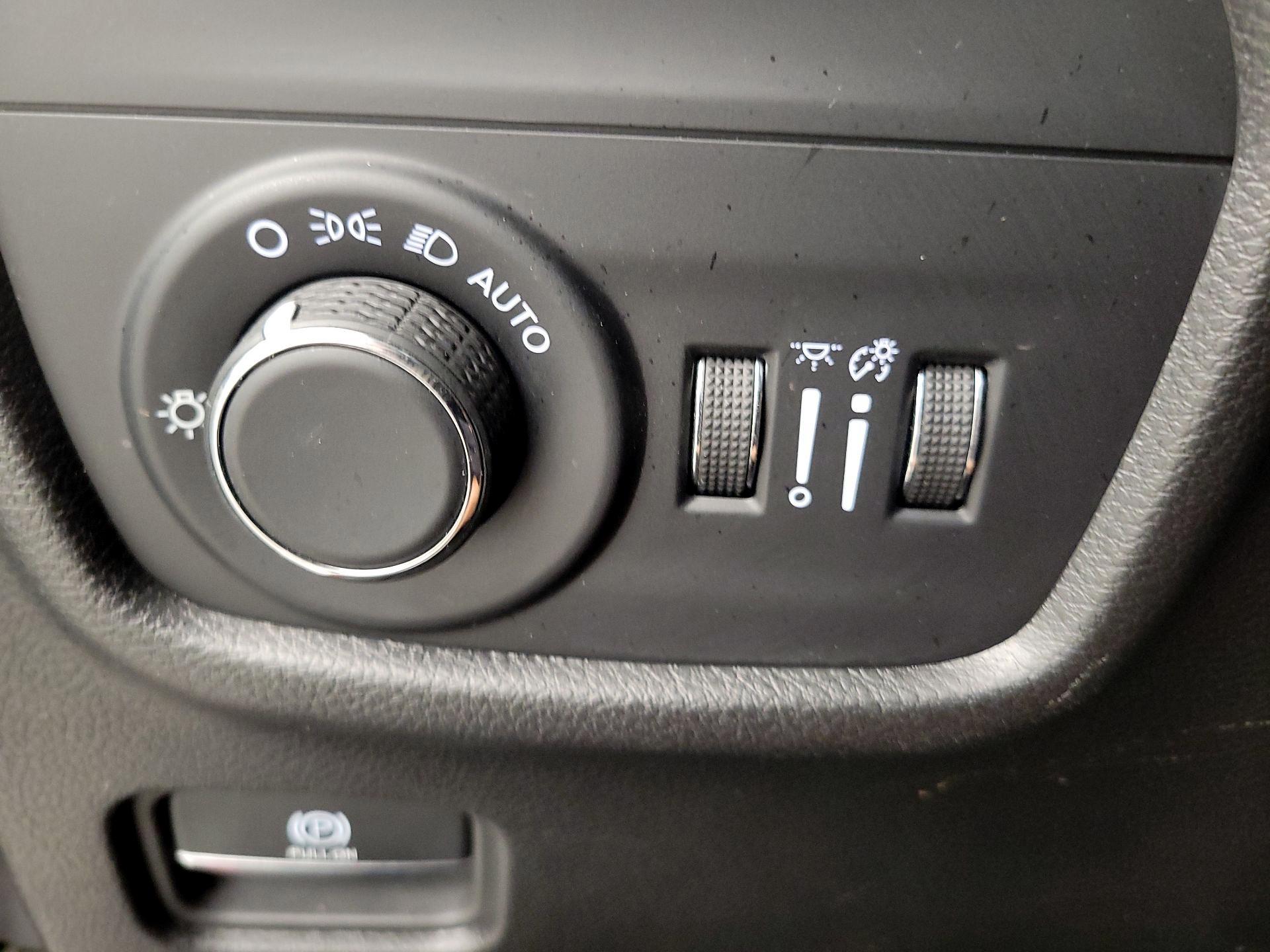 Thumbnail: 2023 Jeep Grand Cherokee - 13