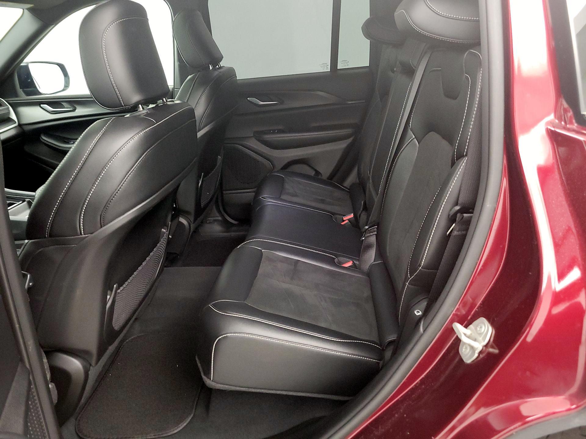 Thumbnail: 2023 Jeep Grand Cherokee - 20