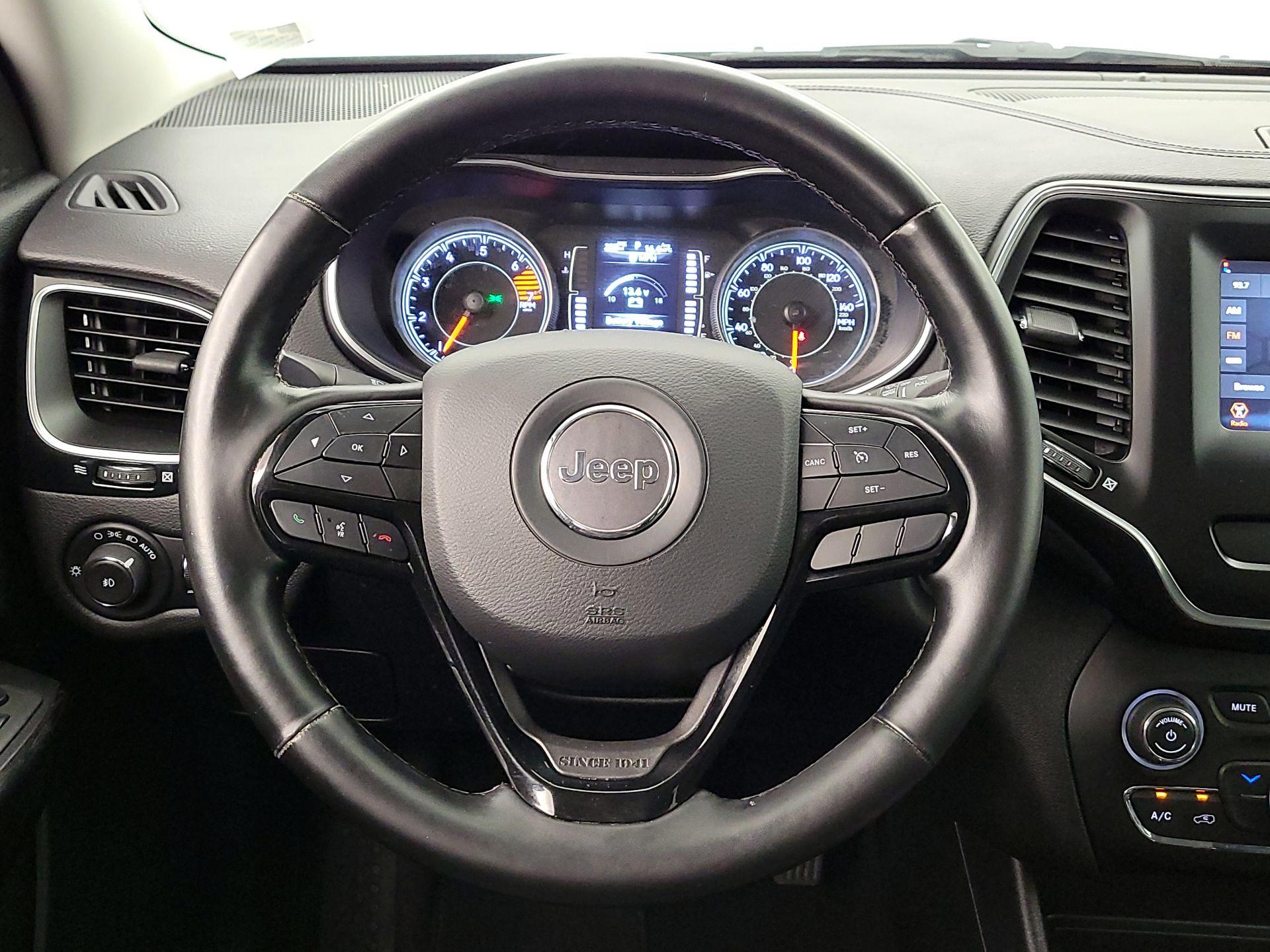 Thumbnail: 2021 Jeep Cherokee - 10