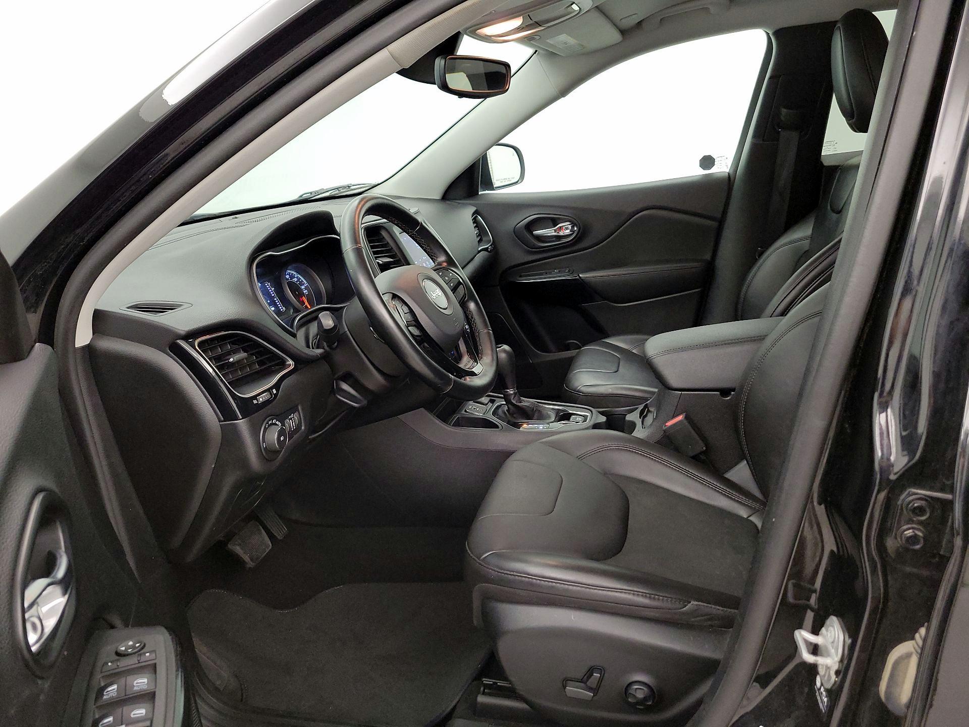 Thumbnail: 2021 Jeep Cherokee - 11