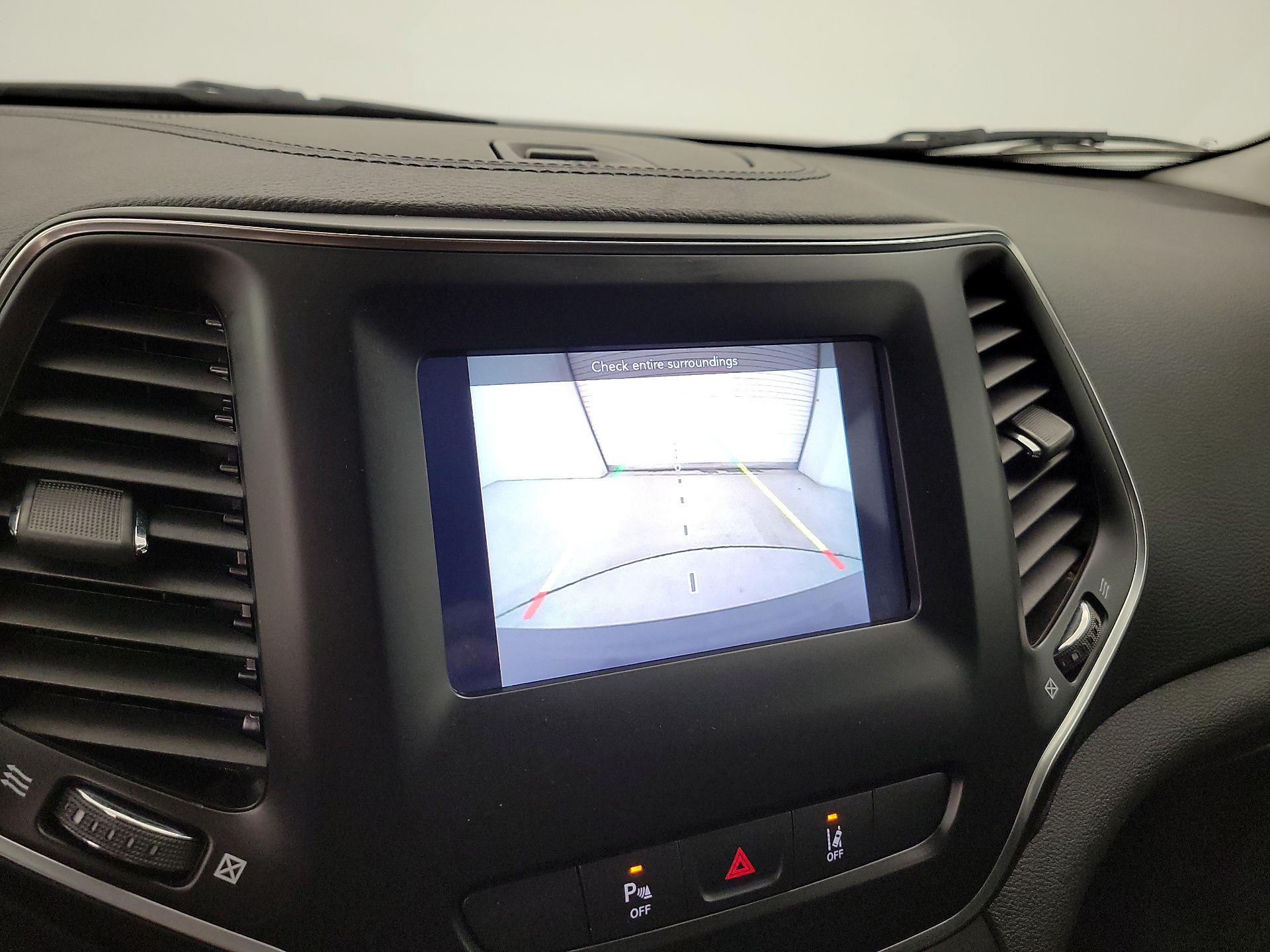 Thumbnail: 2021 Jeep Cherokee - 14