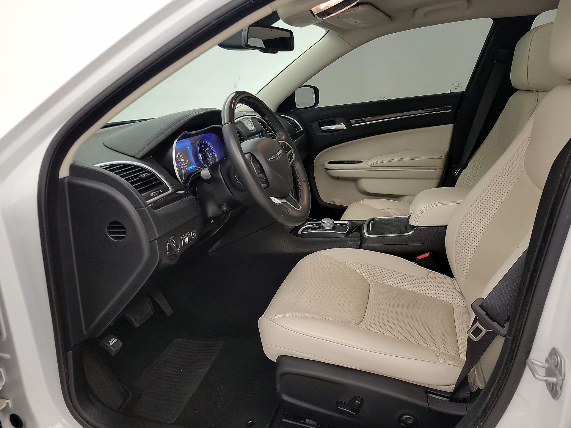 Thumbnail: 2019 Chrysler 300 - 11