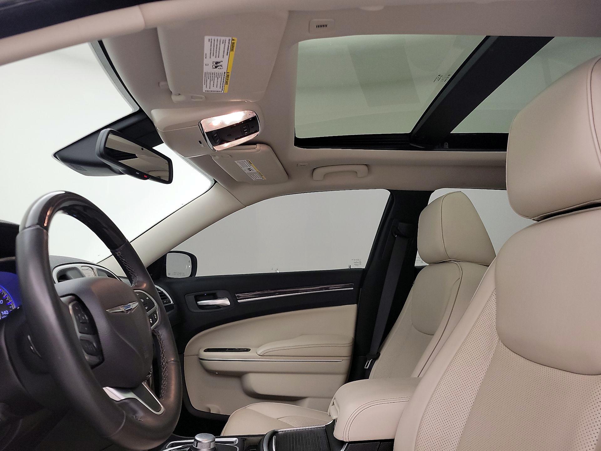 Thumbnail: 2019 Chrysler 300 - 20