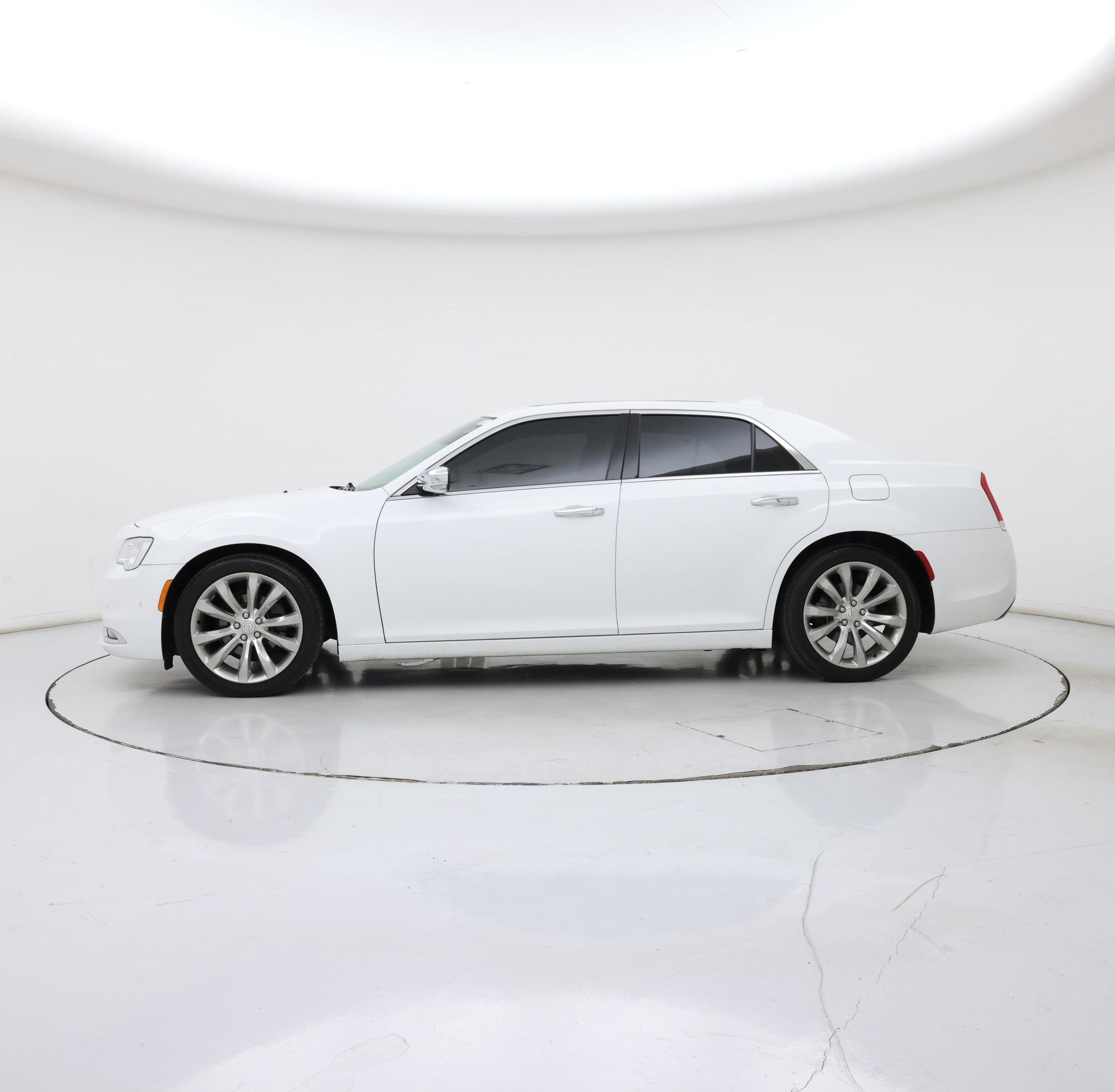 Thumbnail: 2019 Chrysler 300 - 3