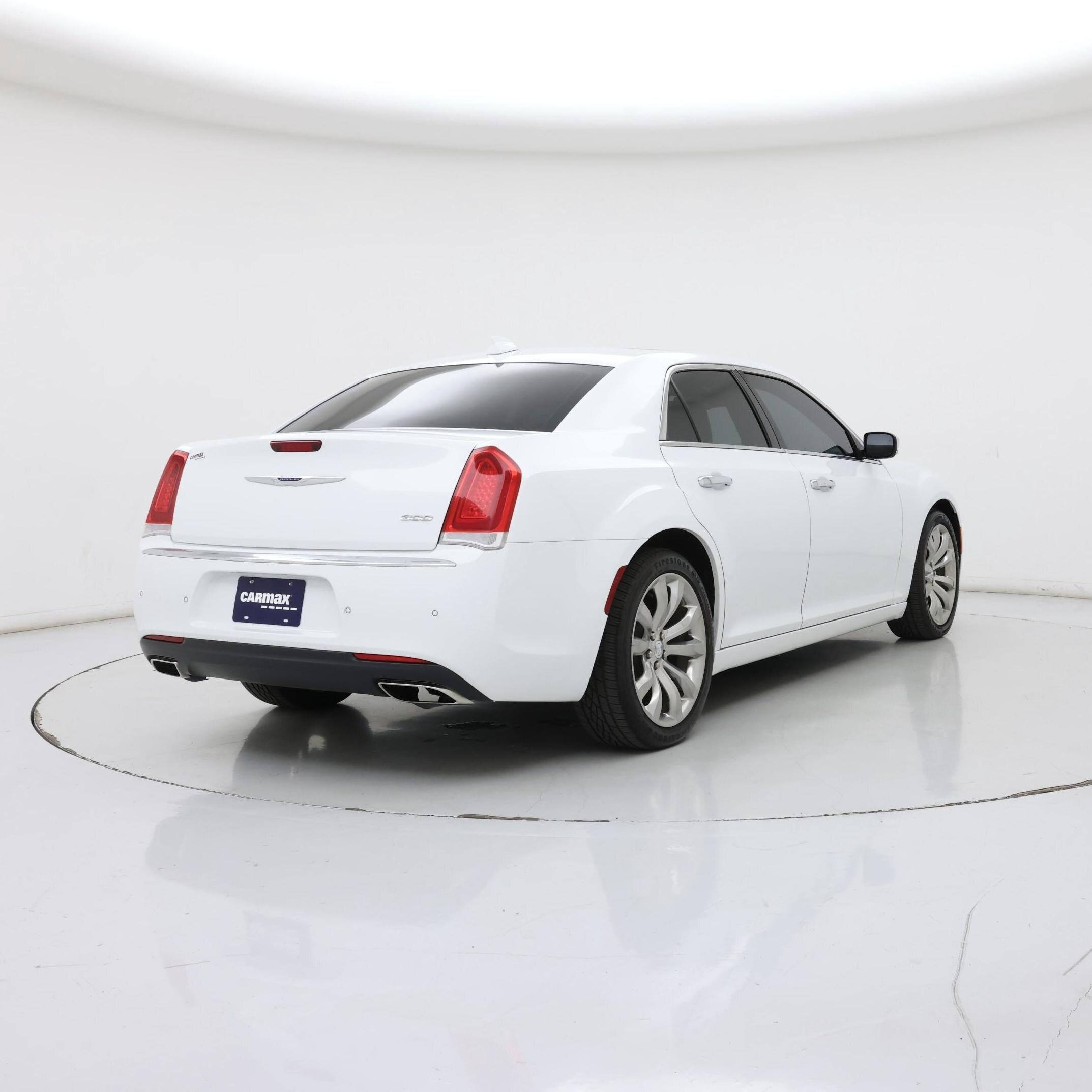 Thumbnail: 2019 Chrysler 300 - 8