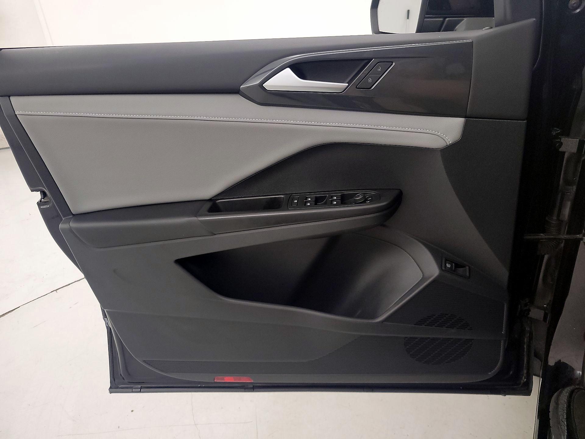 Thumbnail: 2022 Volkswagen Taos - 12
