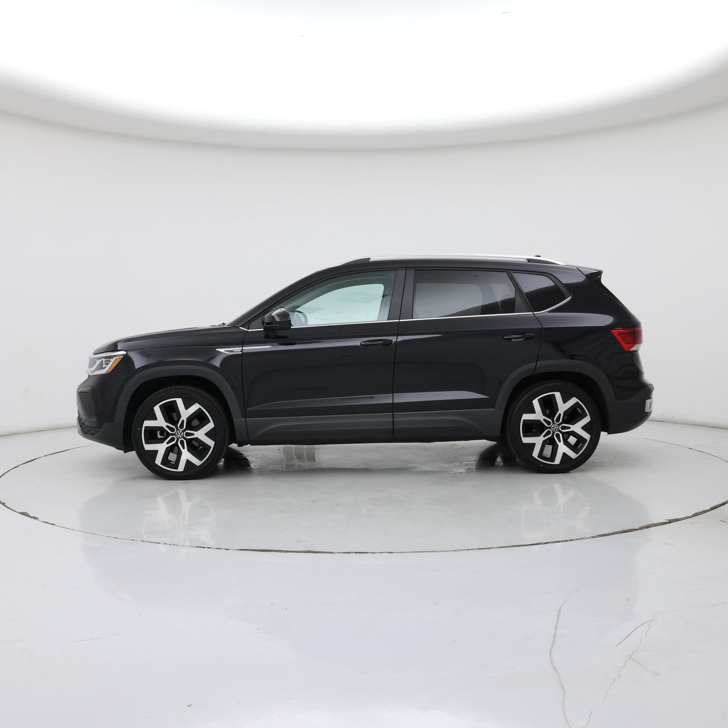 Thumbnail: 2022 Volkswagen Taos - 3