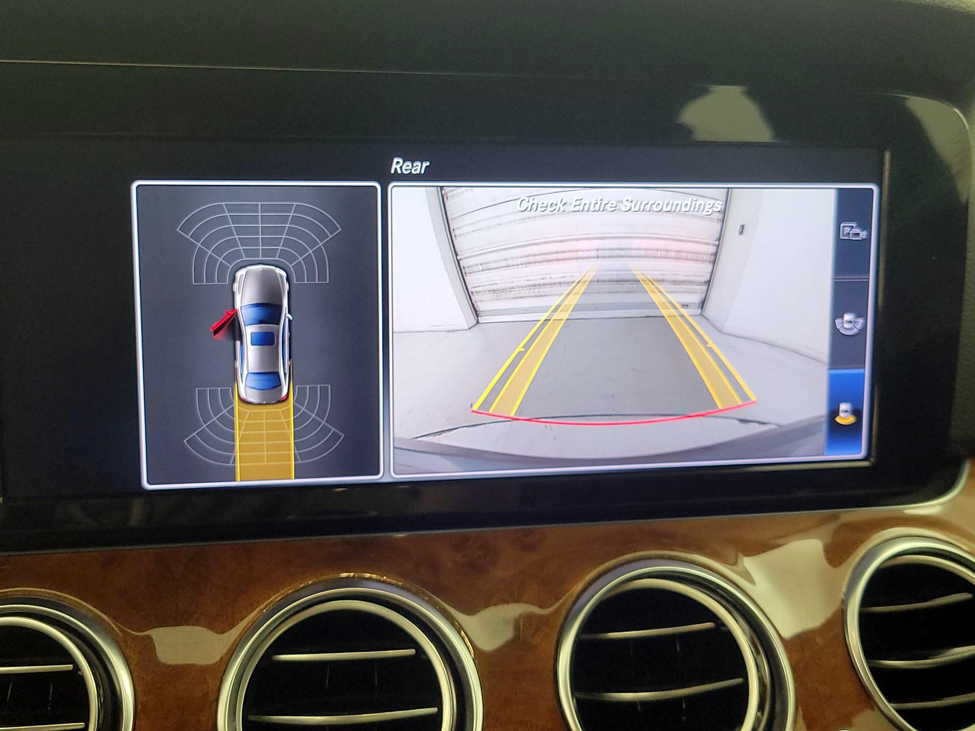 Thumbnail: 2018 Mercedes-Benz E-Class - 15