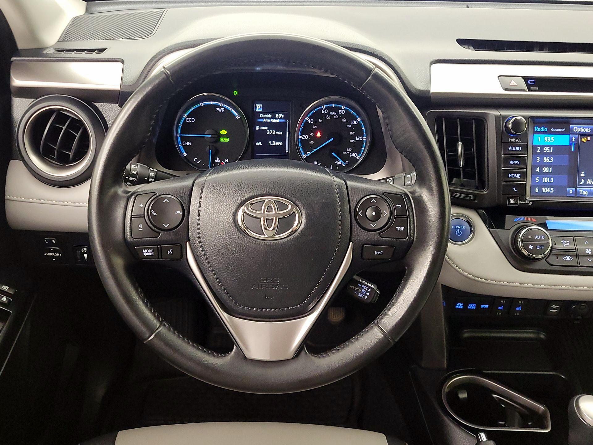 Thumbnail: 2018 Toyota RAV4 - 10