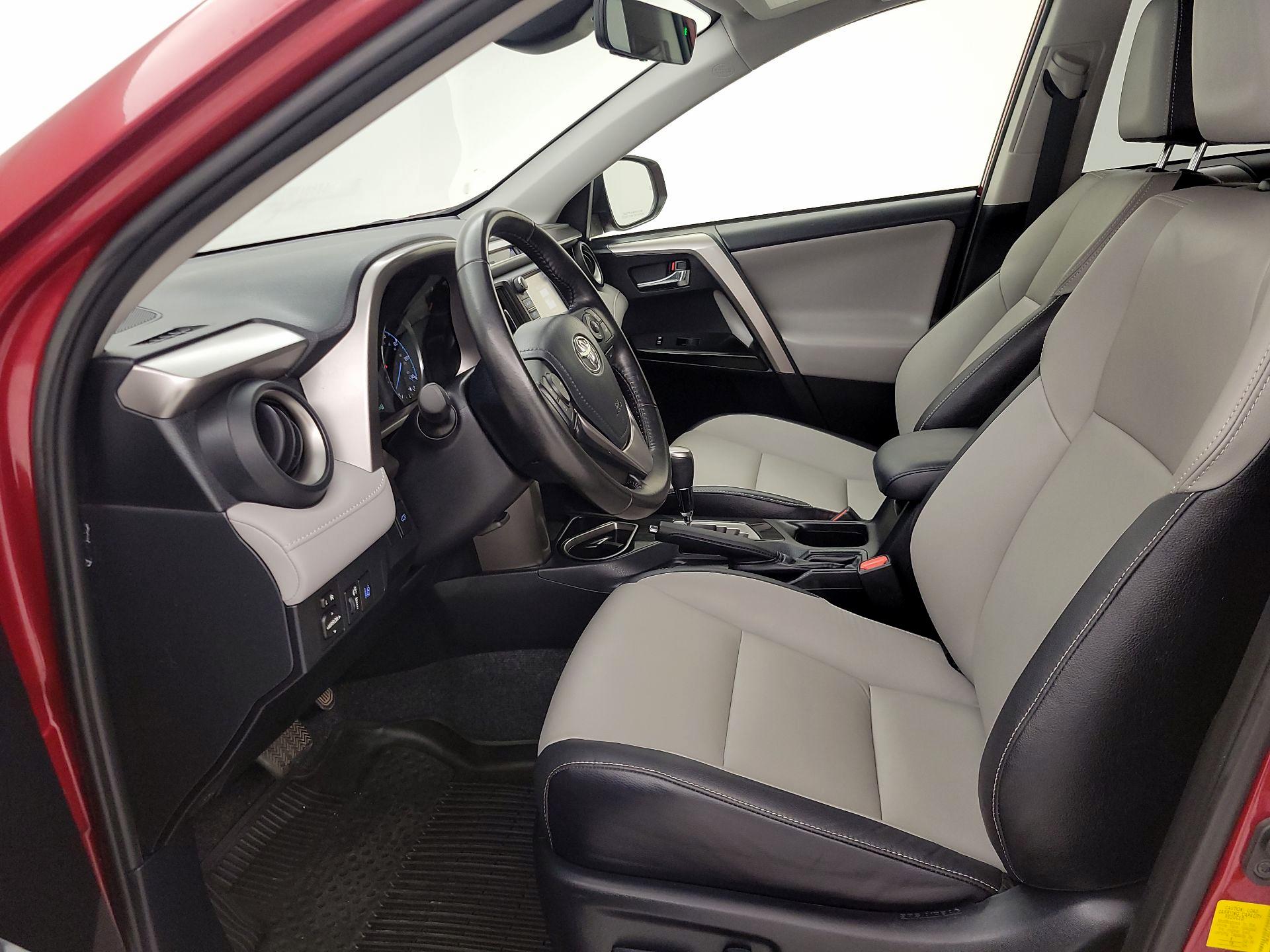 Thumbnail: 2018 Toyota RAV4 - 11