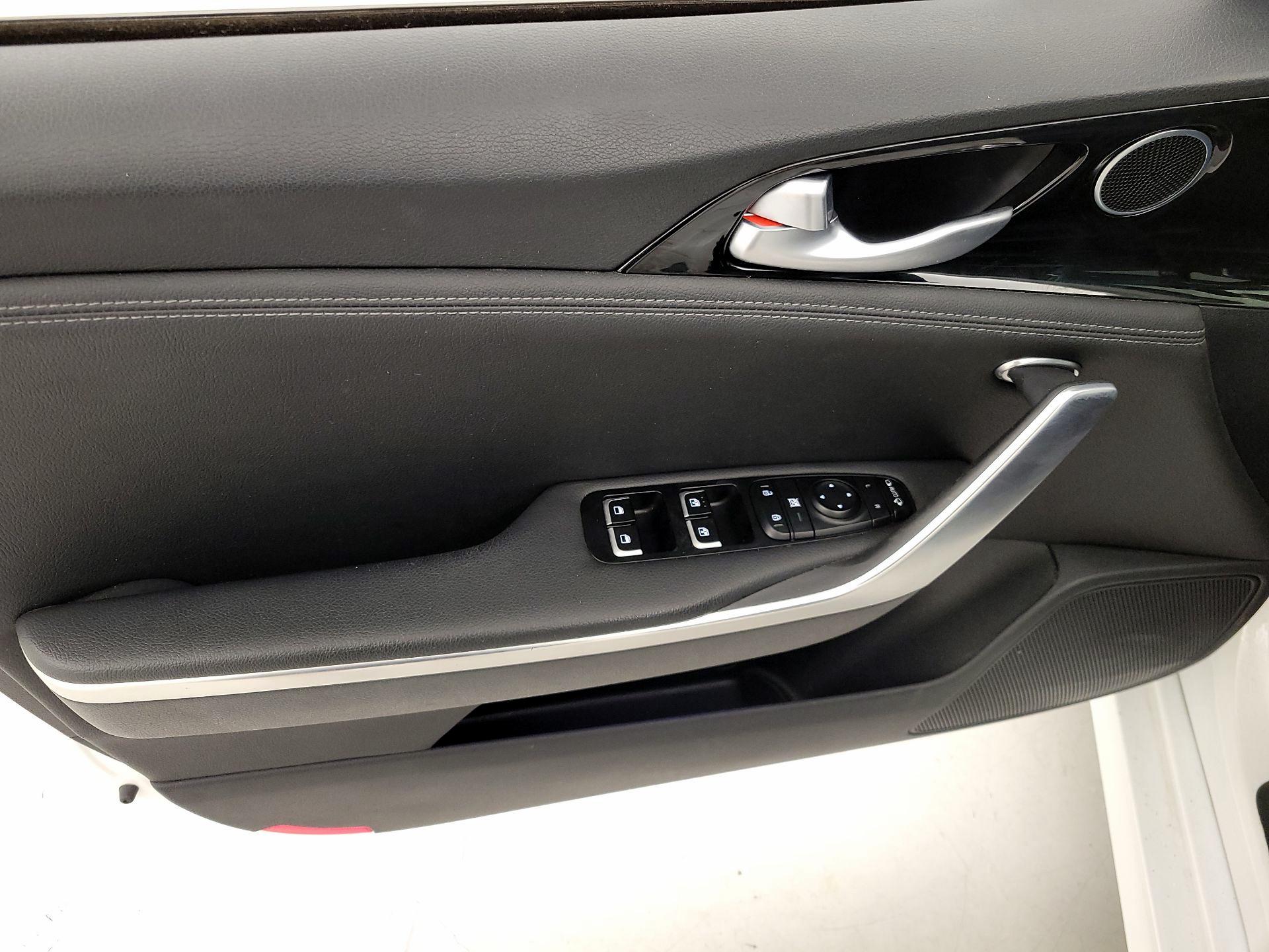 Thumbnail: 2019 Kia Stinger - 12
