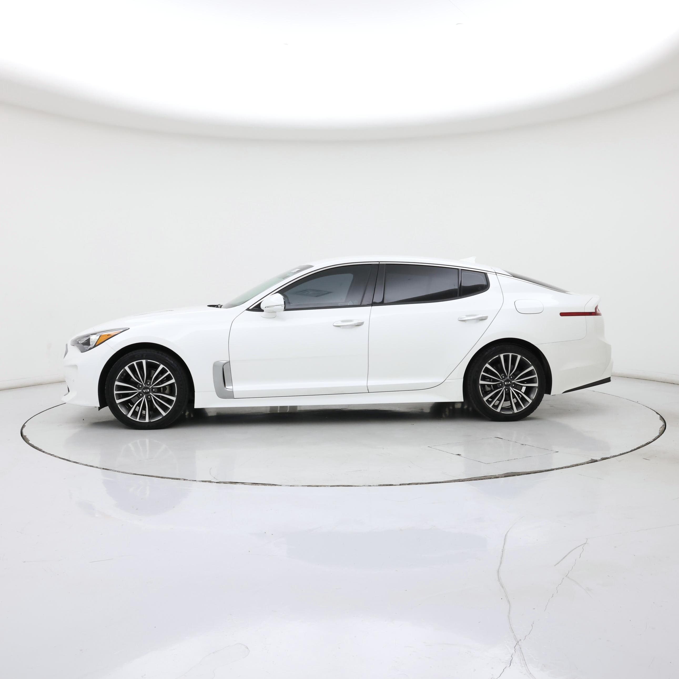 Thumbnail: 2019 Kia Stinger - 3
