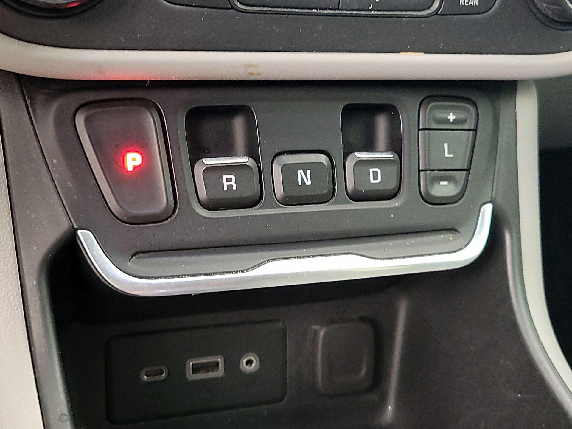 Thumbnail: 2019 GMC Terrain - 17