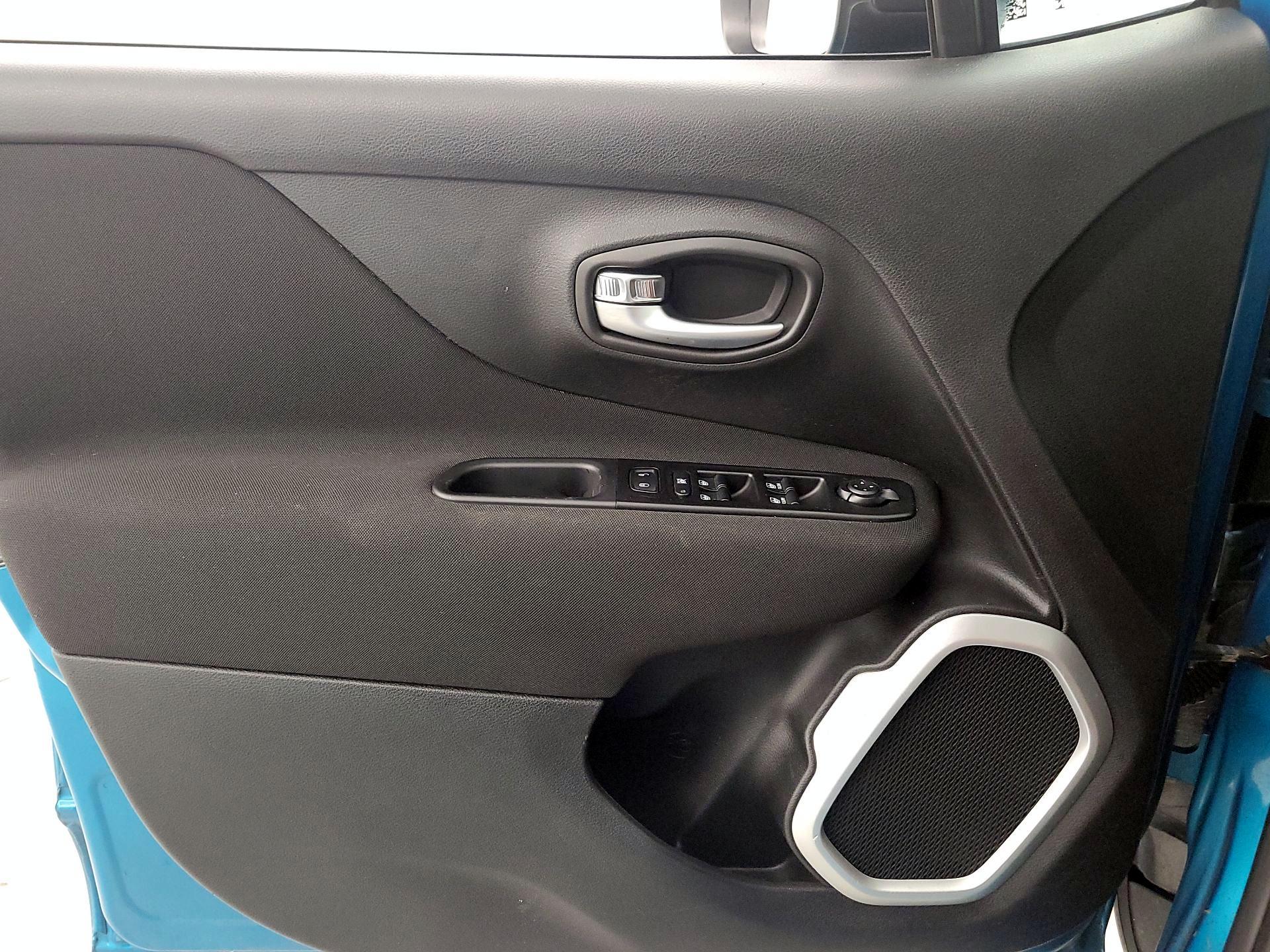 Thumbnail: 2021 Jeep Renegade - 12
