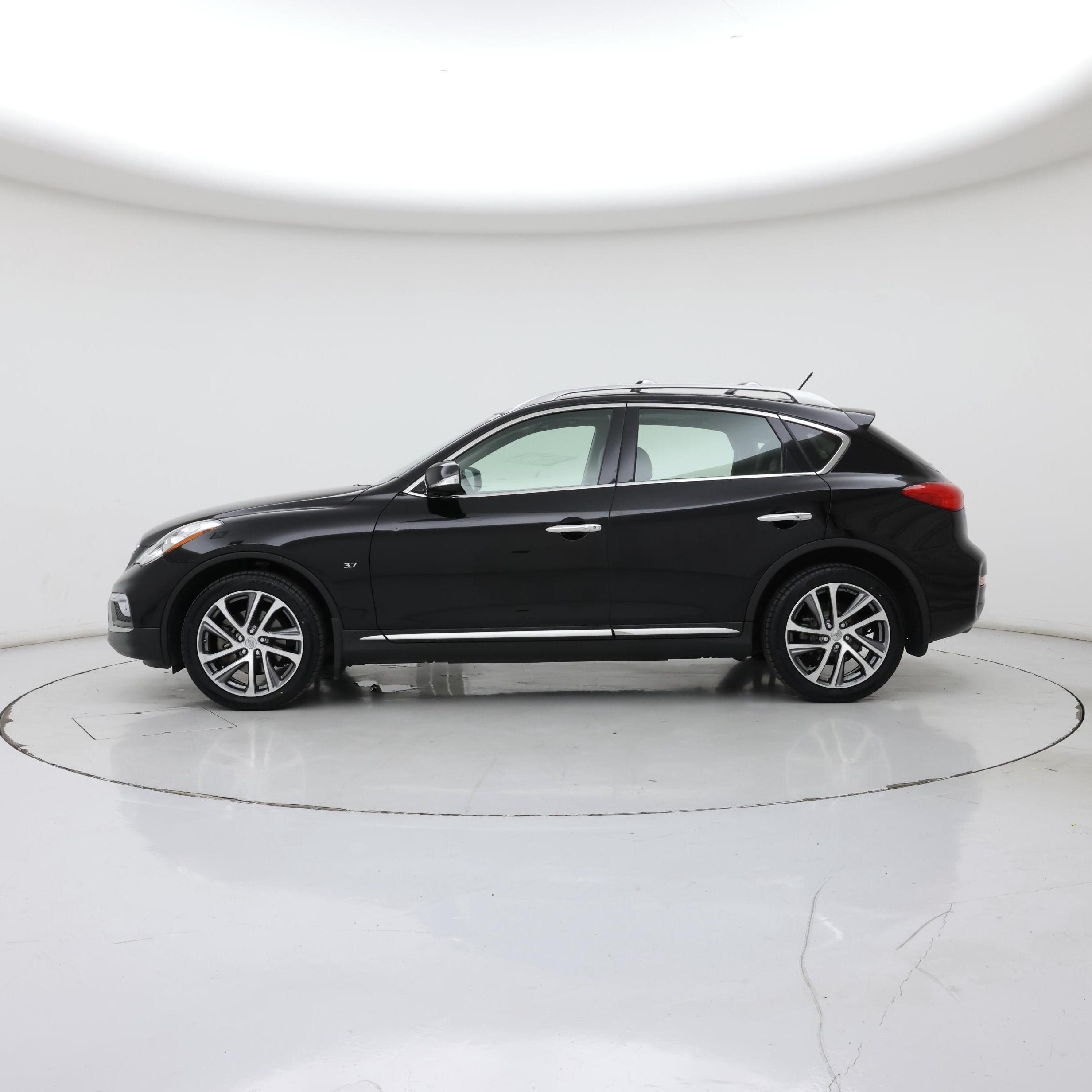 Thumbnail: 2017 INFINITI QX50 - 3