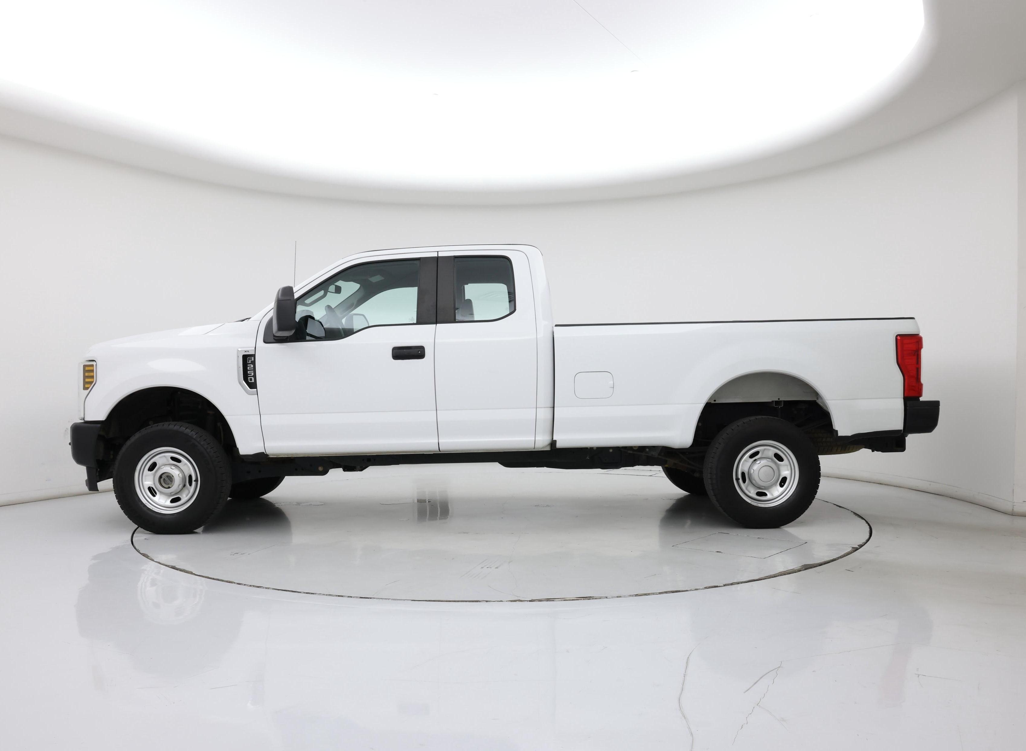 Thumbnail: 2019 Ford F-250 - 3