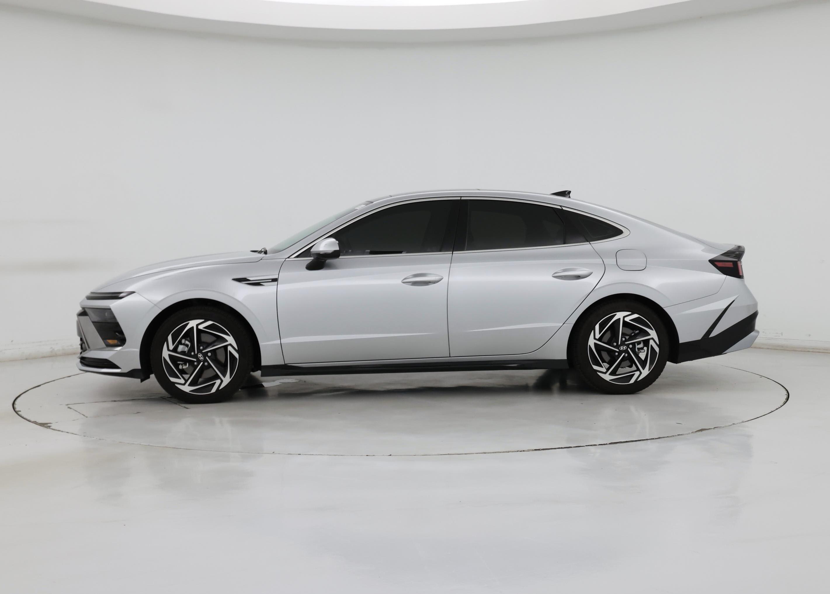 Thumbnail: 2024 Hyundai Sonata - 3
