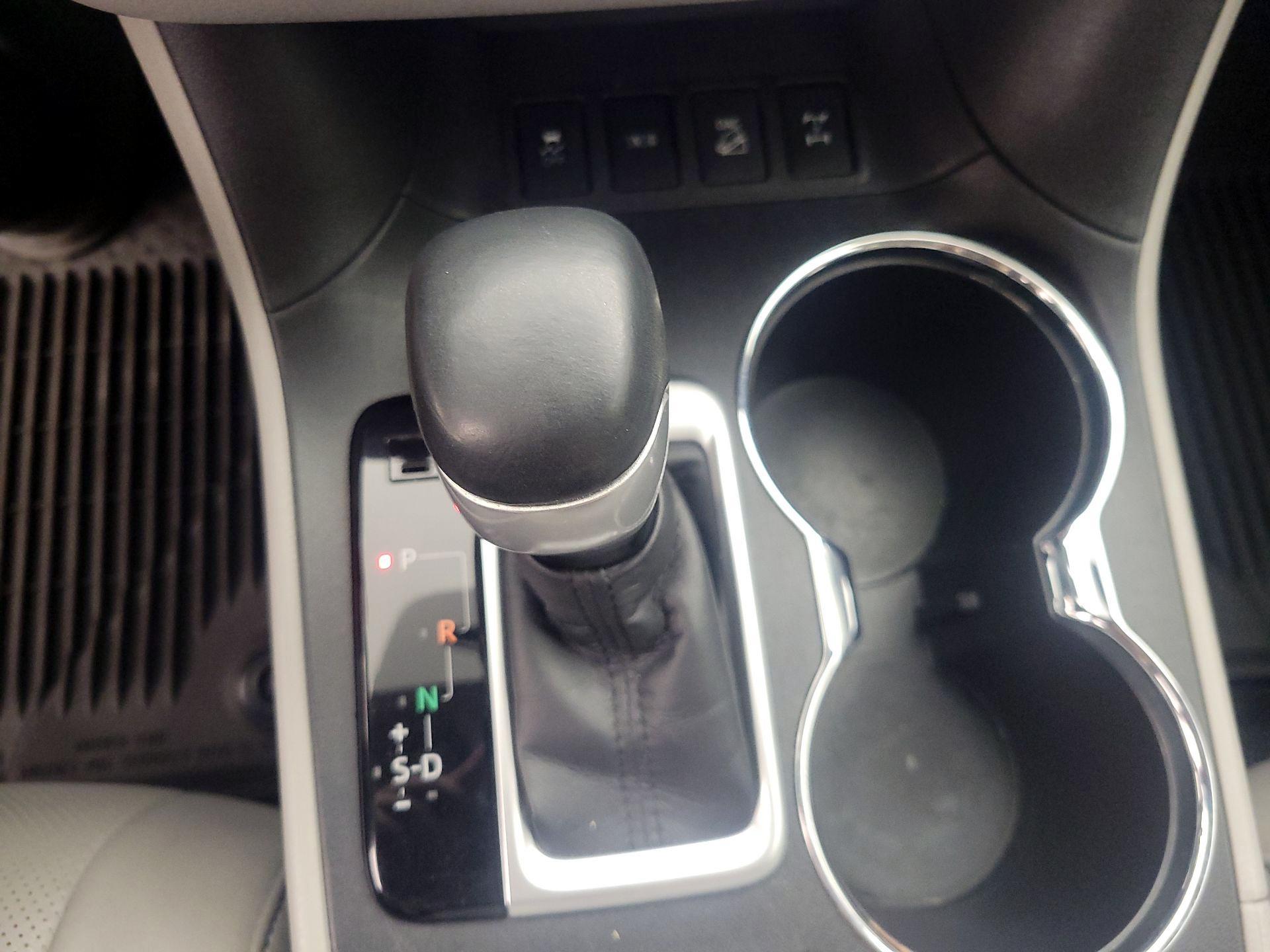 Thumbnail: 2015 Toyota Highlander - 18