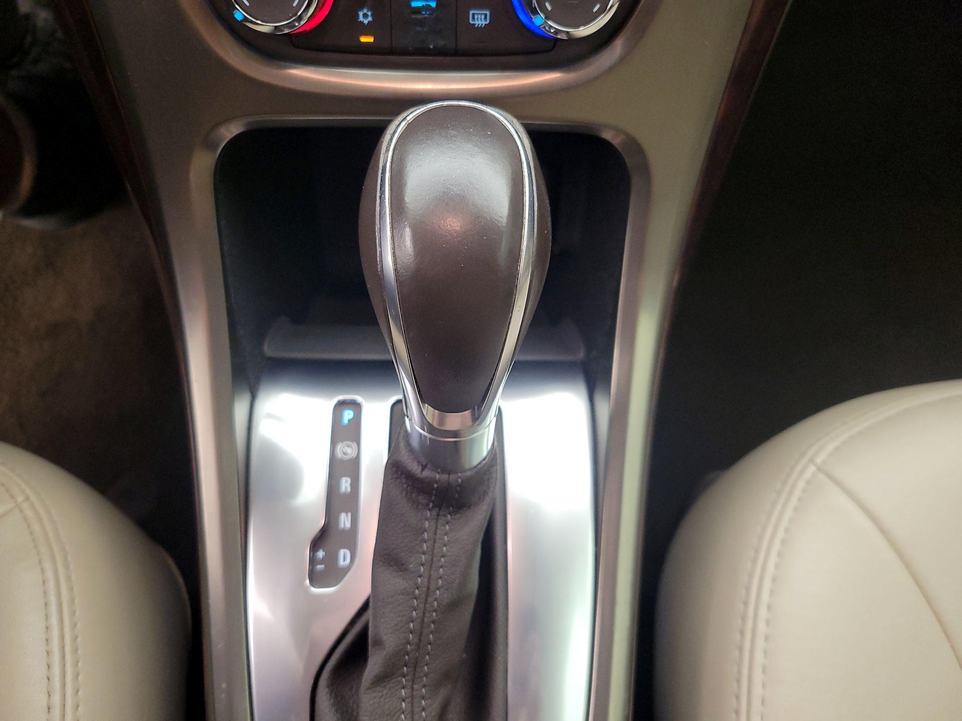 Thumbnail: 2016 Buick Verano - 17