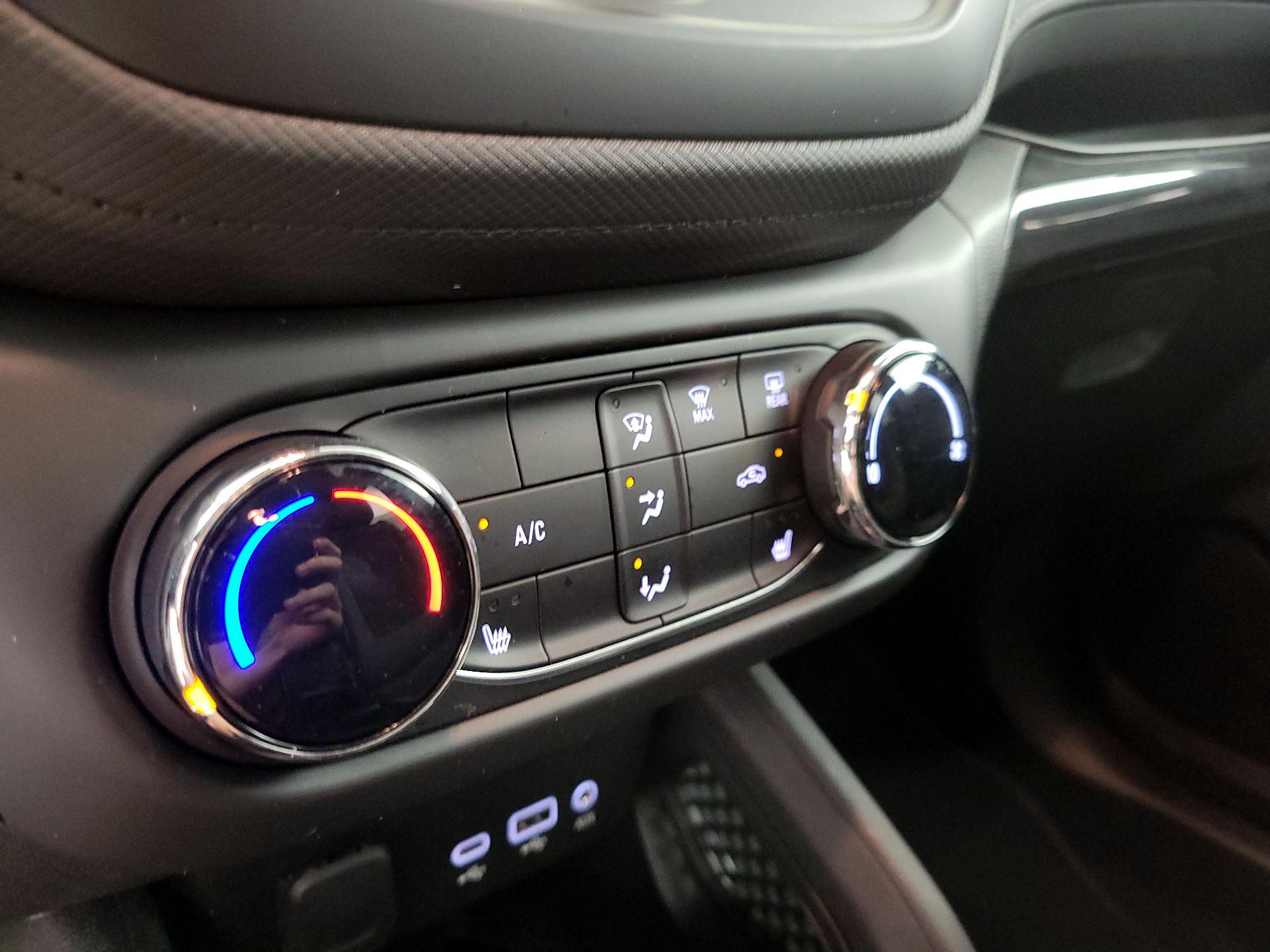 Thumbnail: 2022 Chevrolet TrailBlazer - 16