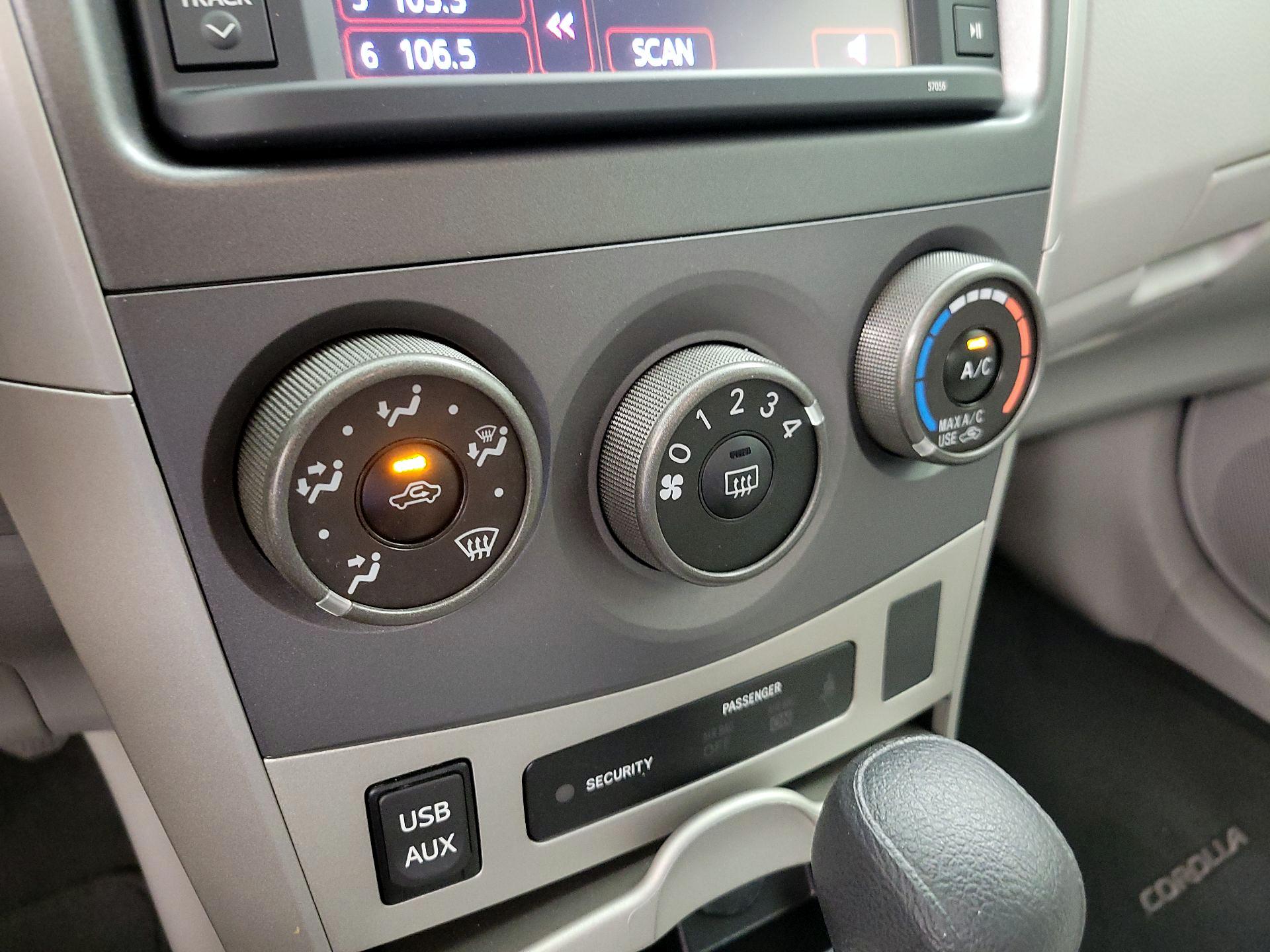 Thumbnail: 2013 Toyota Corolla - 15