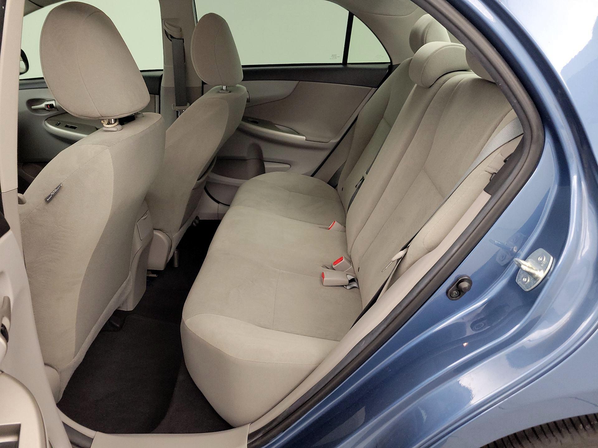 Thumbnail: 2013 Toyota Corolla - 17