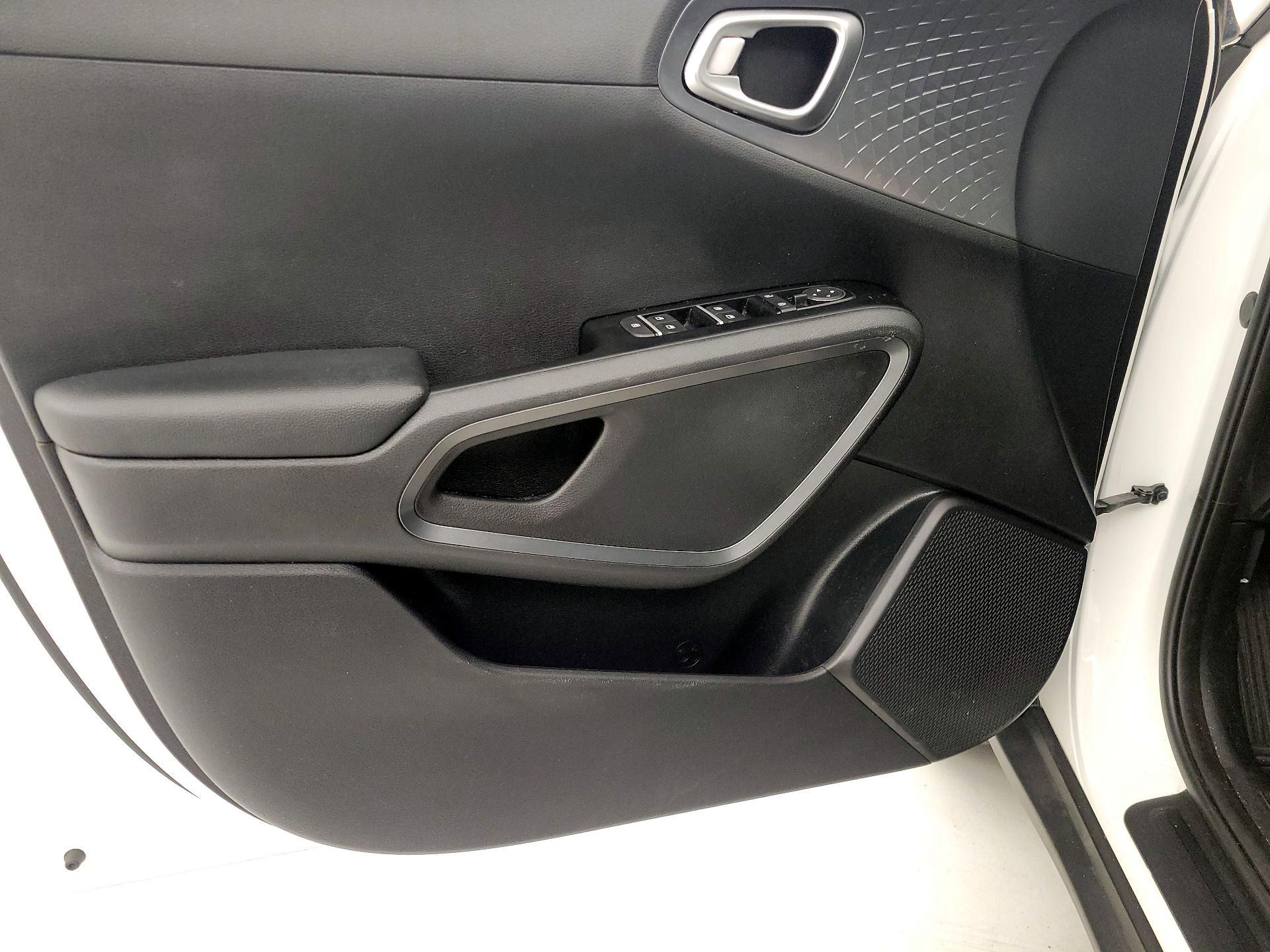 Thumbnail: 2020 Kia Soul - 12