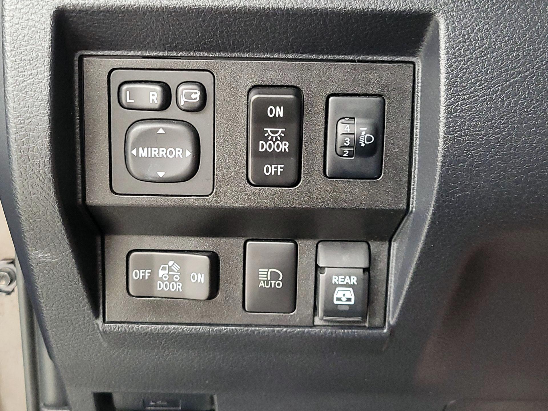Thumbnail: 2019 Toyota Tundra - 13