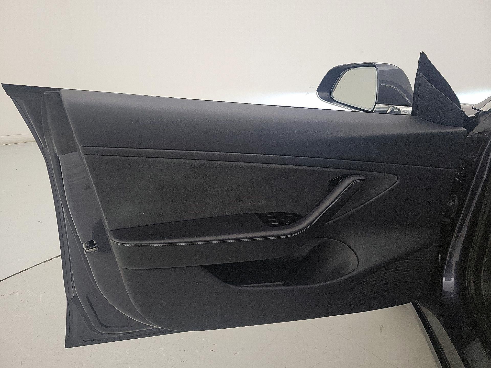 Thumbnail: 2020 Tesla Model 3 - 12