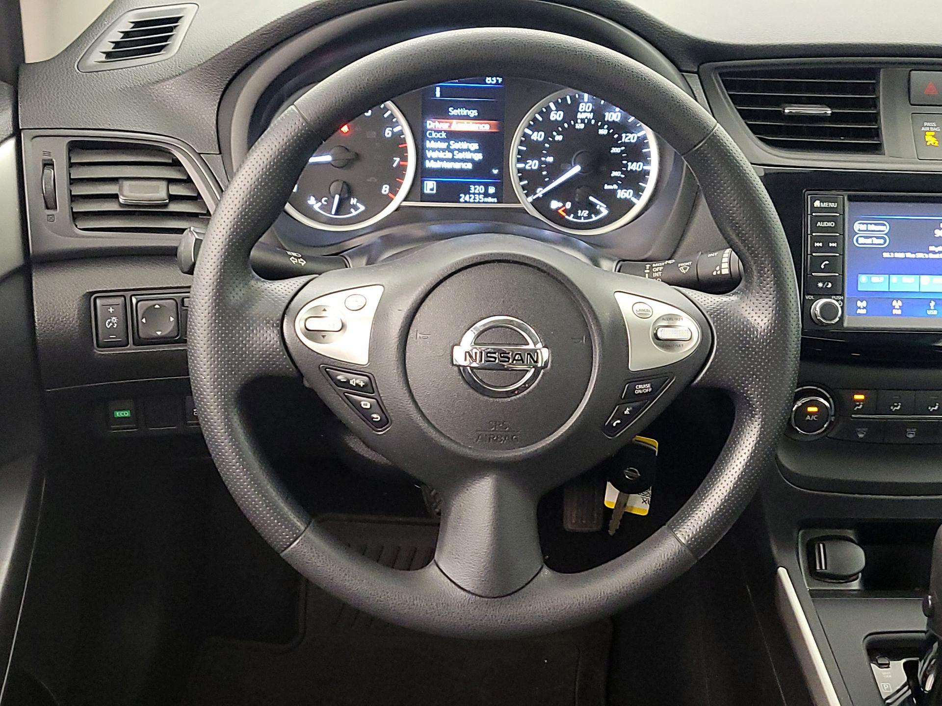 Thumbnail: 2019 Nissan Sentra - 10