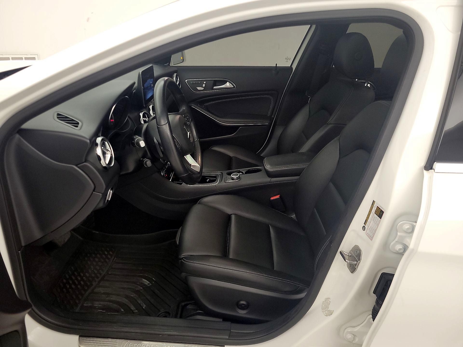 Thumbnail: 2019 Mercedes-Benz GLA - 11