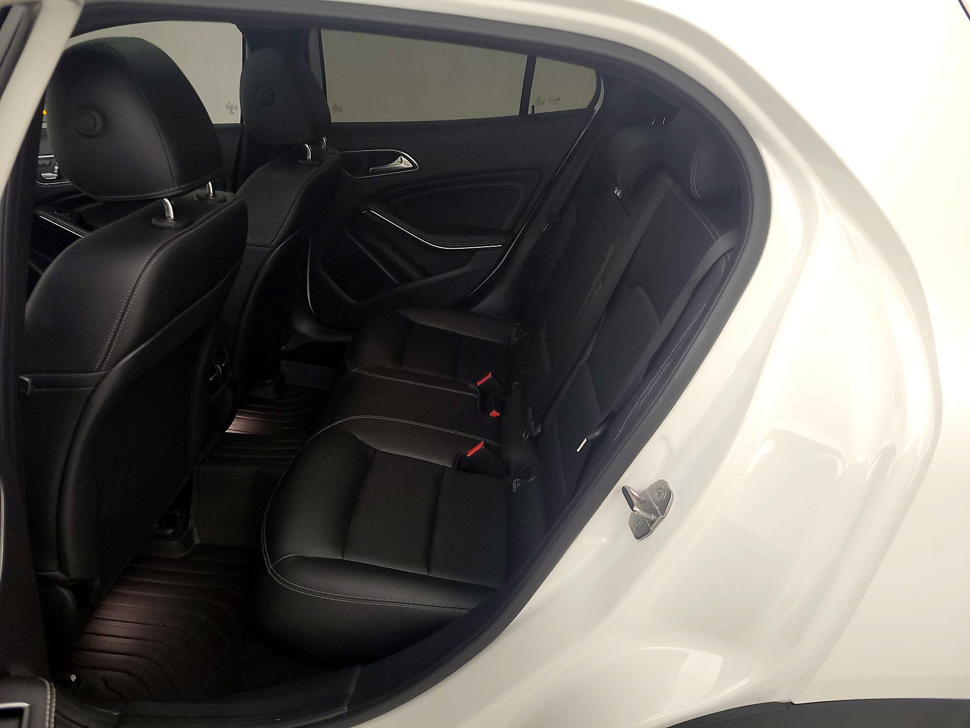 Thumbnail: 2019 Mercedes-Benz GLA - 20