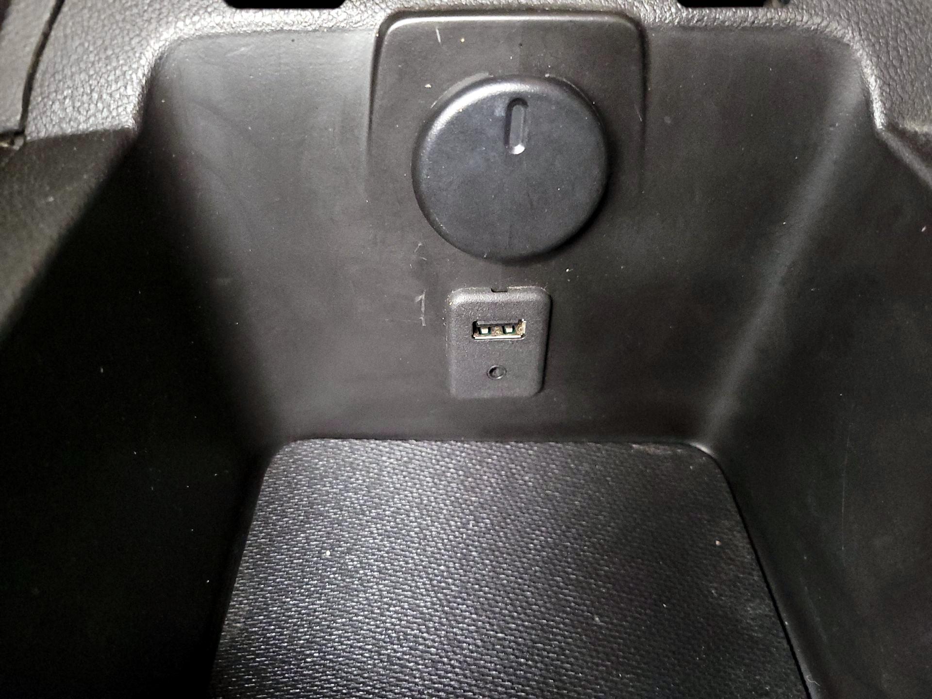 Thumbnail: 2014 Chevrolet Camaro - 18