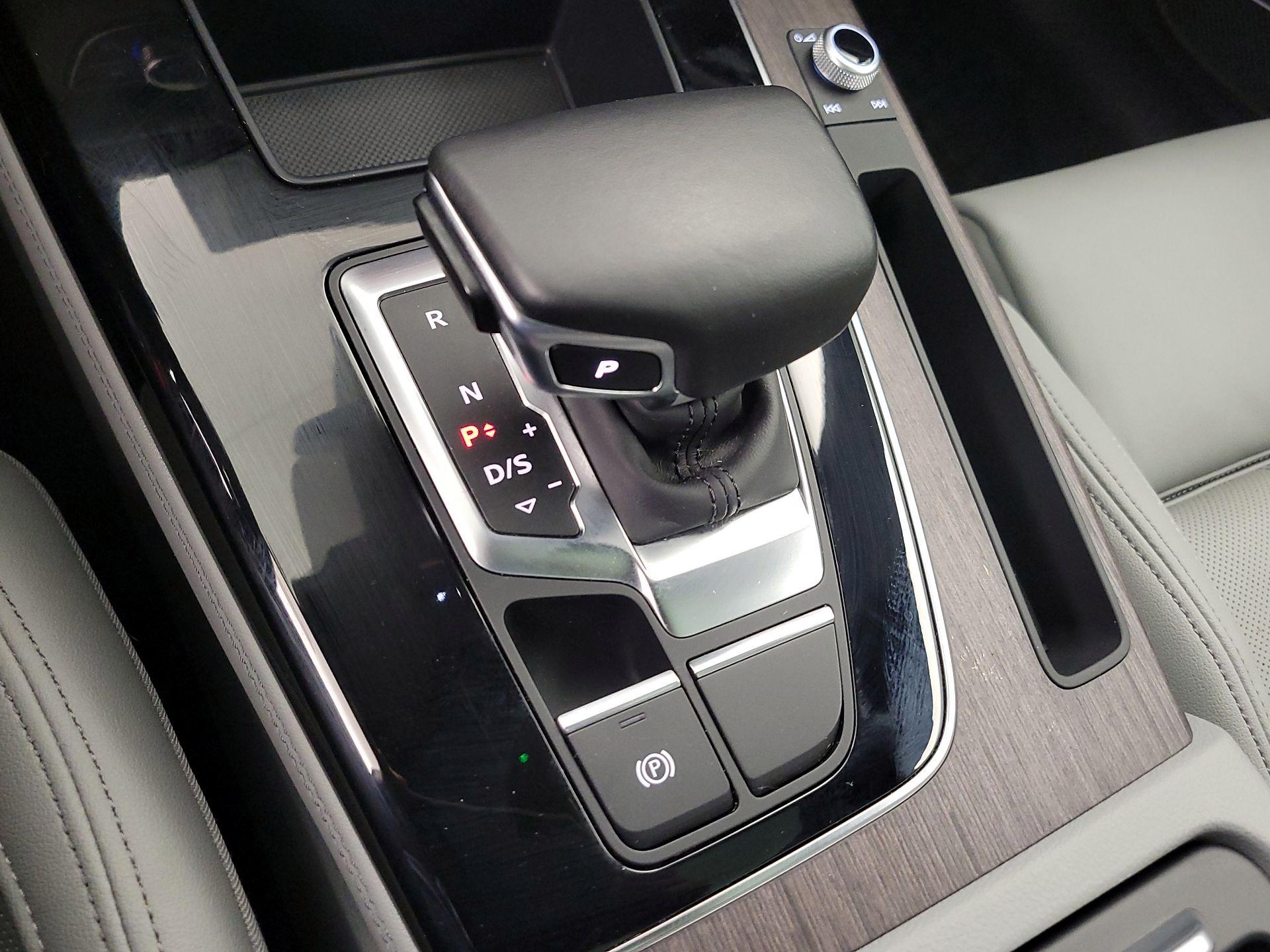 Thumbnail: 2022 Audi Q5 - 18