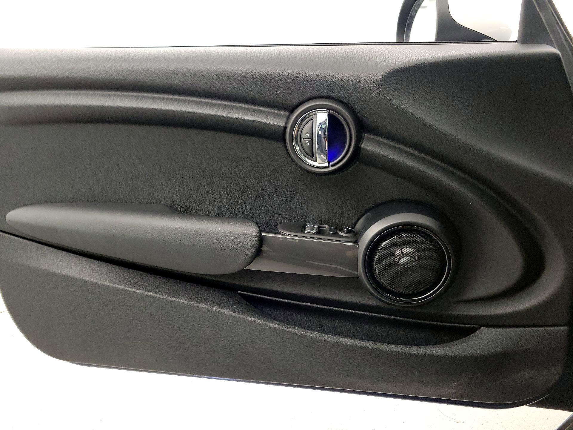 Thumbnail: 2015 MINI Cooper Hardtop - 12