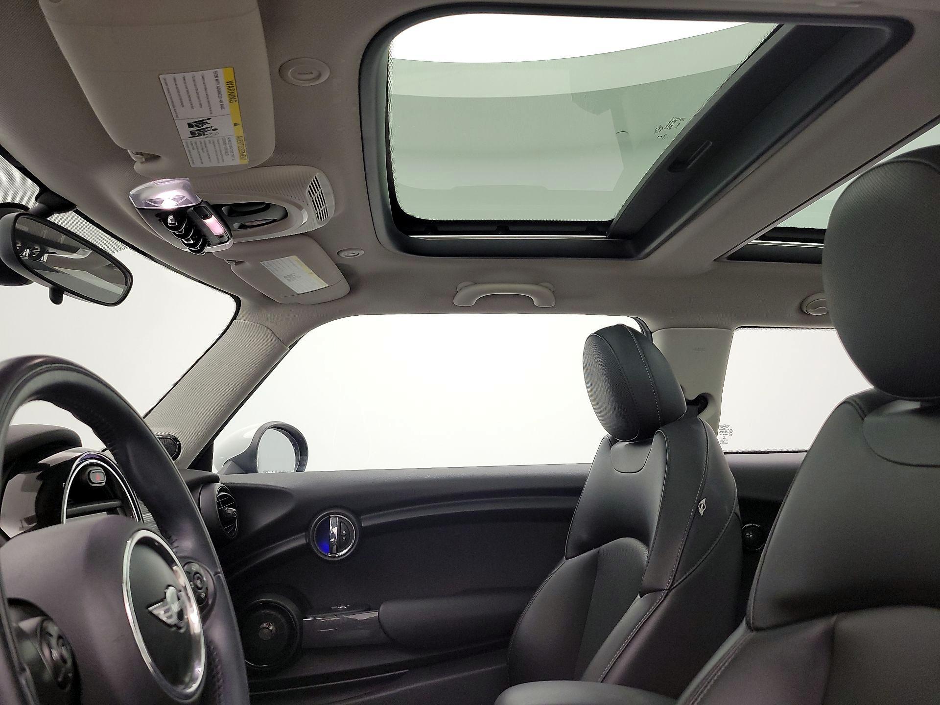 Thumbnail: 2015 MINI Cooper Hardtop - 19