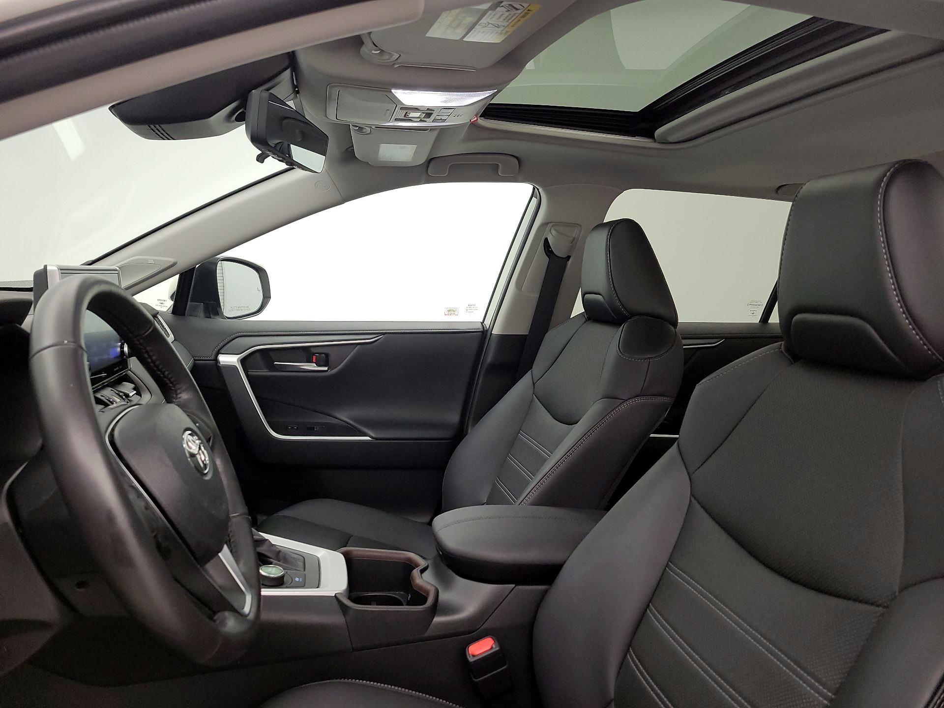 Thumbnail: 2022 Toyota RAV4 - 19
