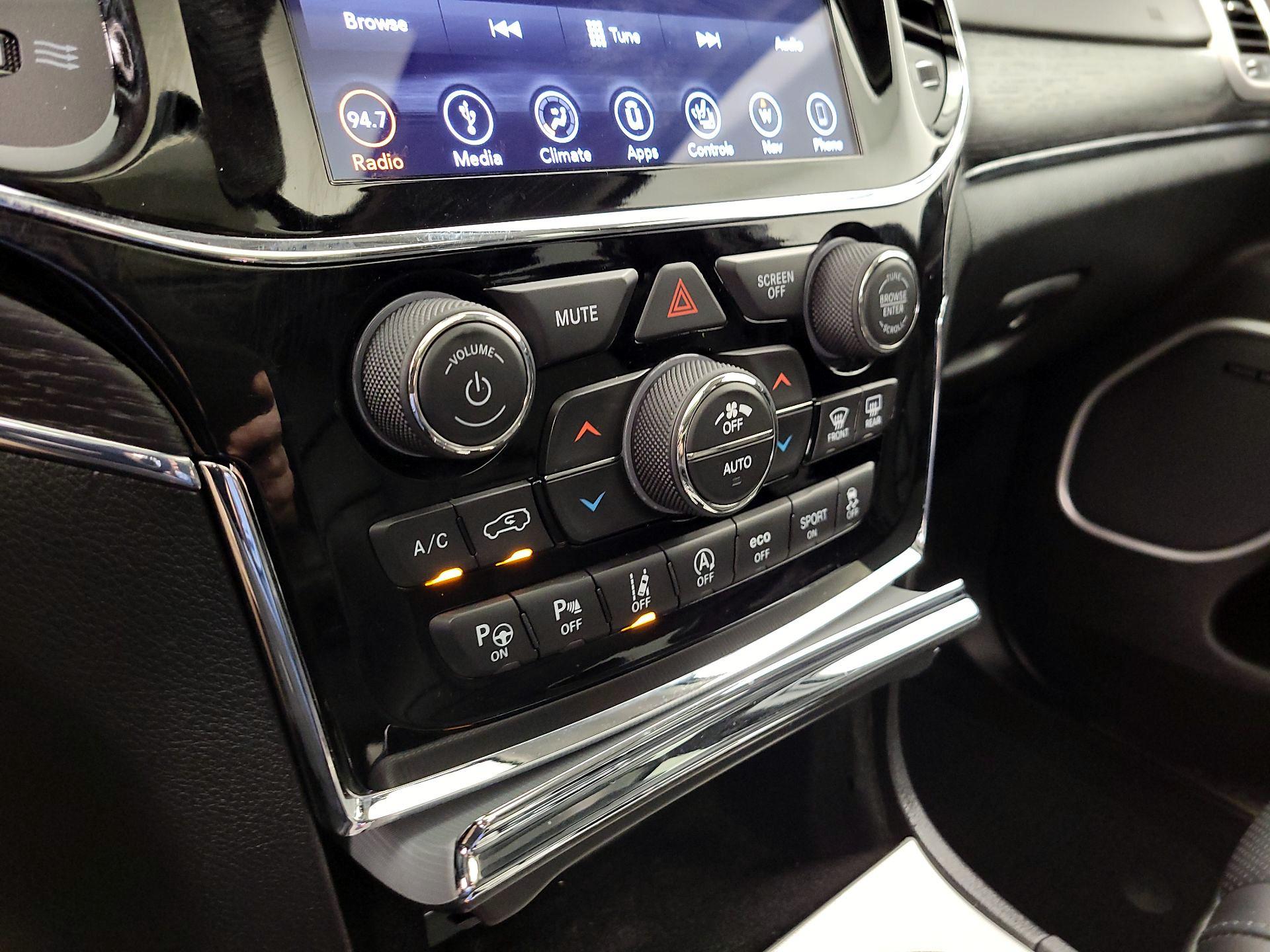 Thumbnail: 2019 Jeep Grand Cherokee - 17