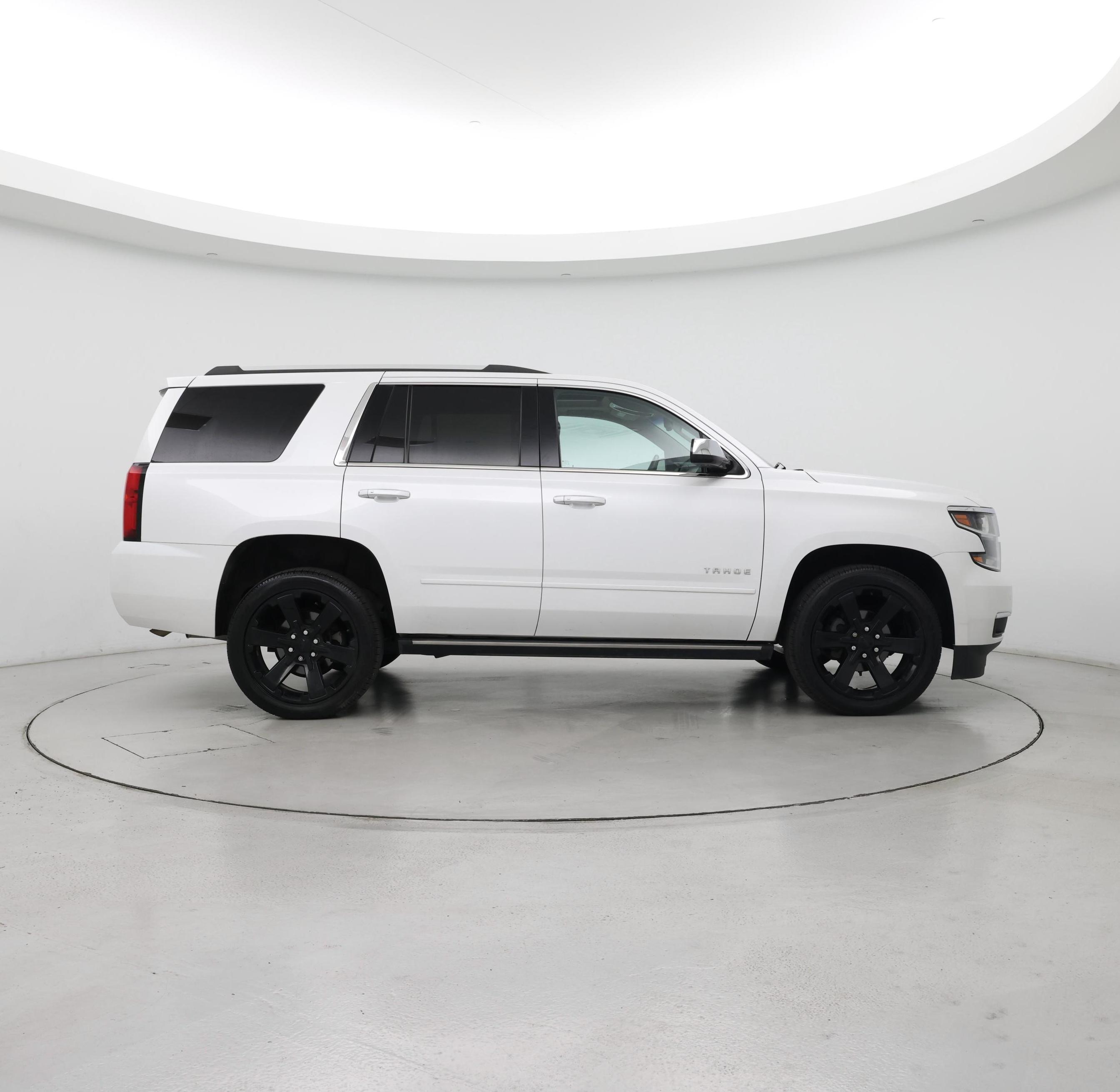 Thumbnail: 2017 Chevrolet Tahoe - 7