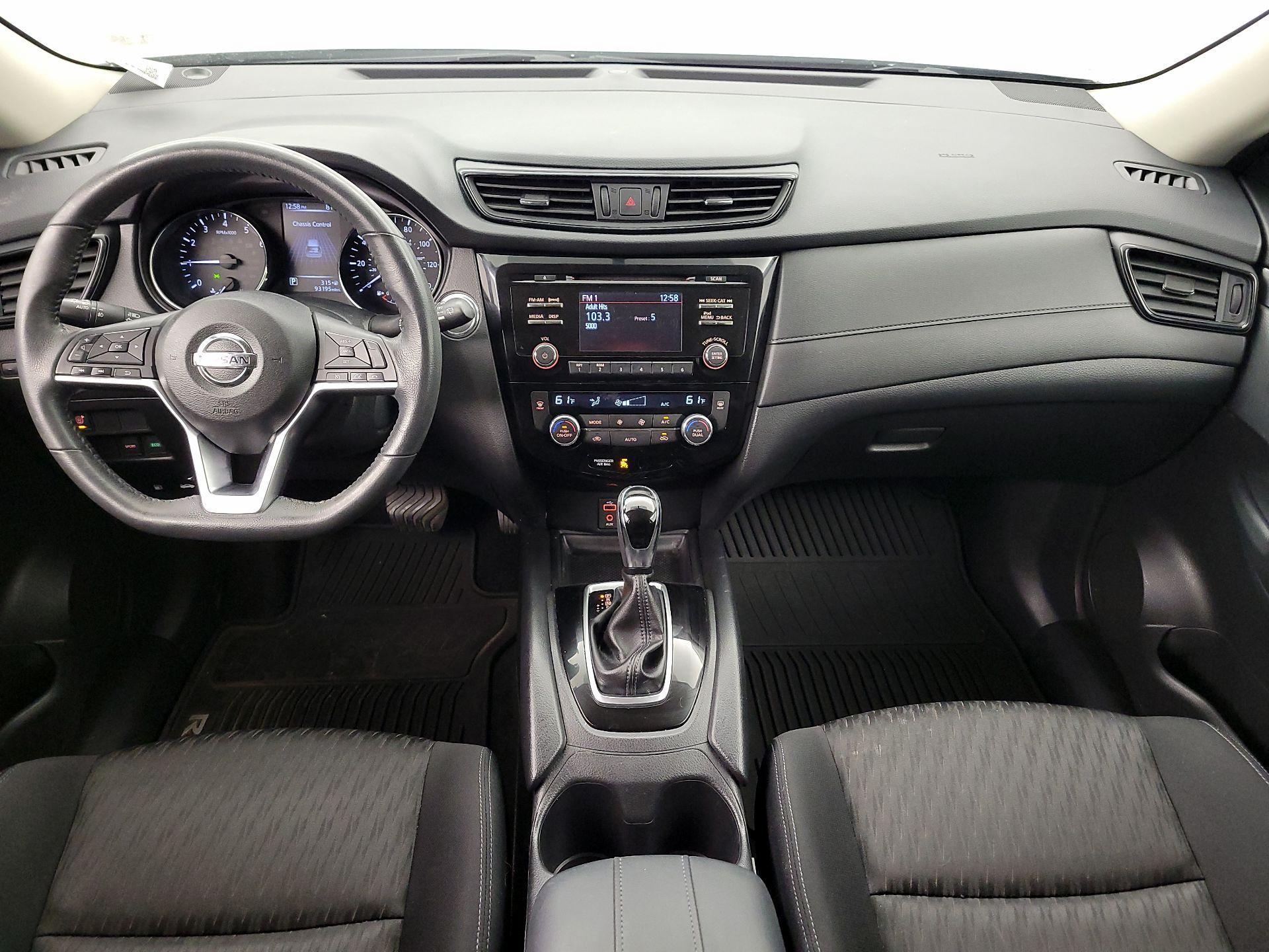 Thumbnail: 2017 Nissan Rogue - 9