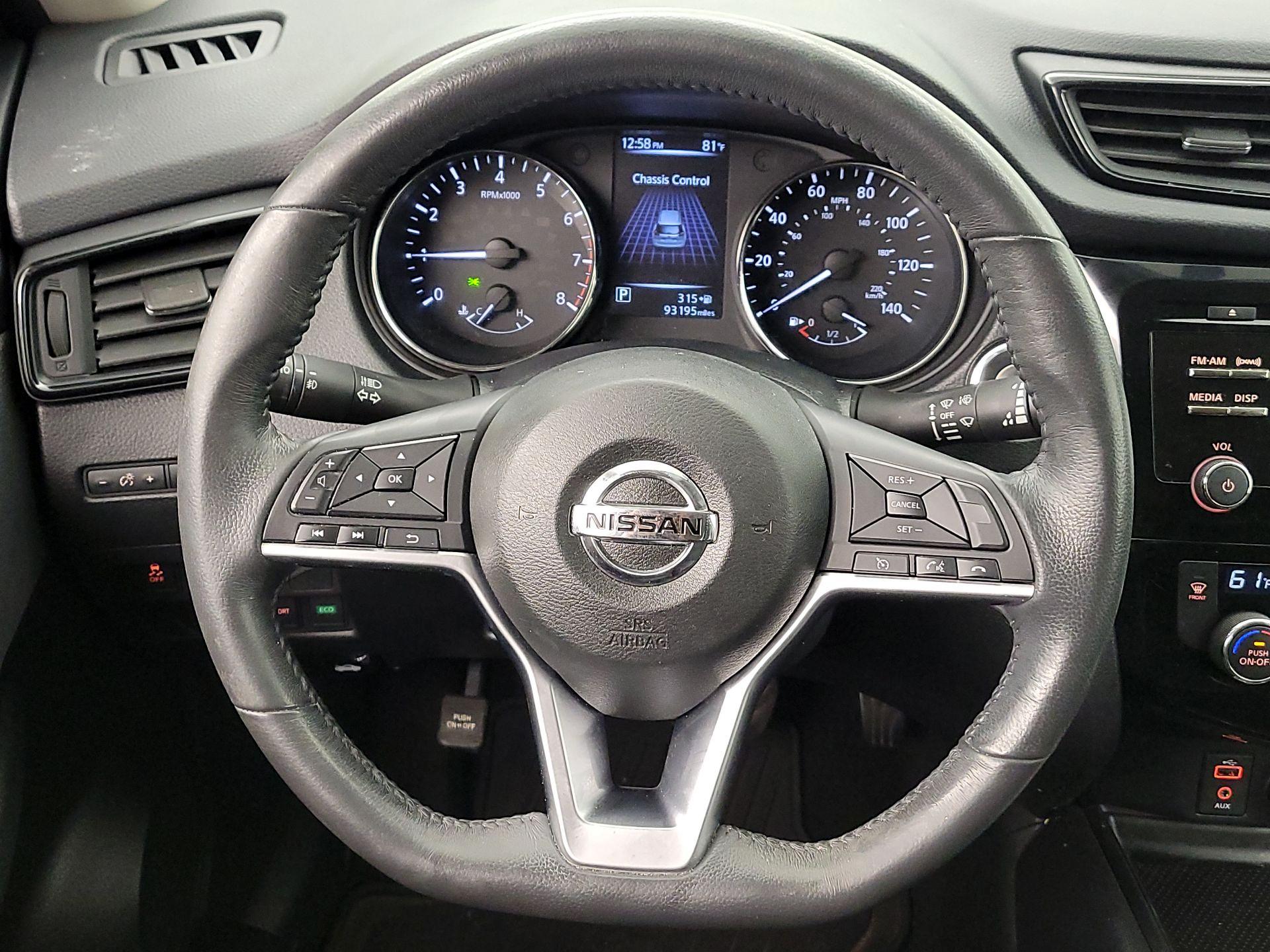 Thumbnail: 2017 Nissan Rogue - 10