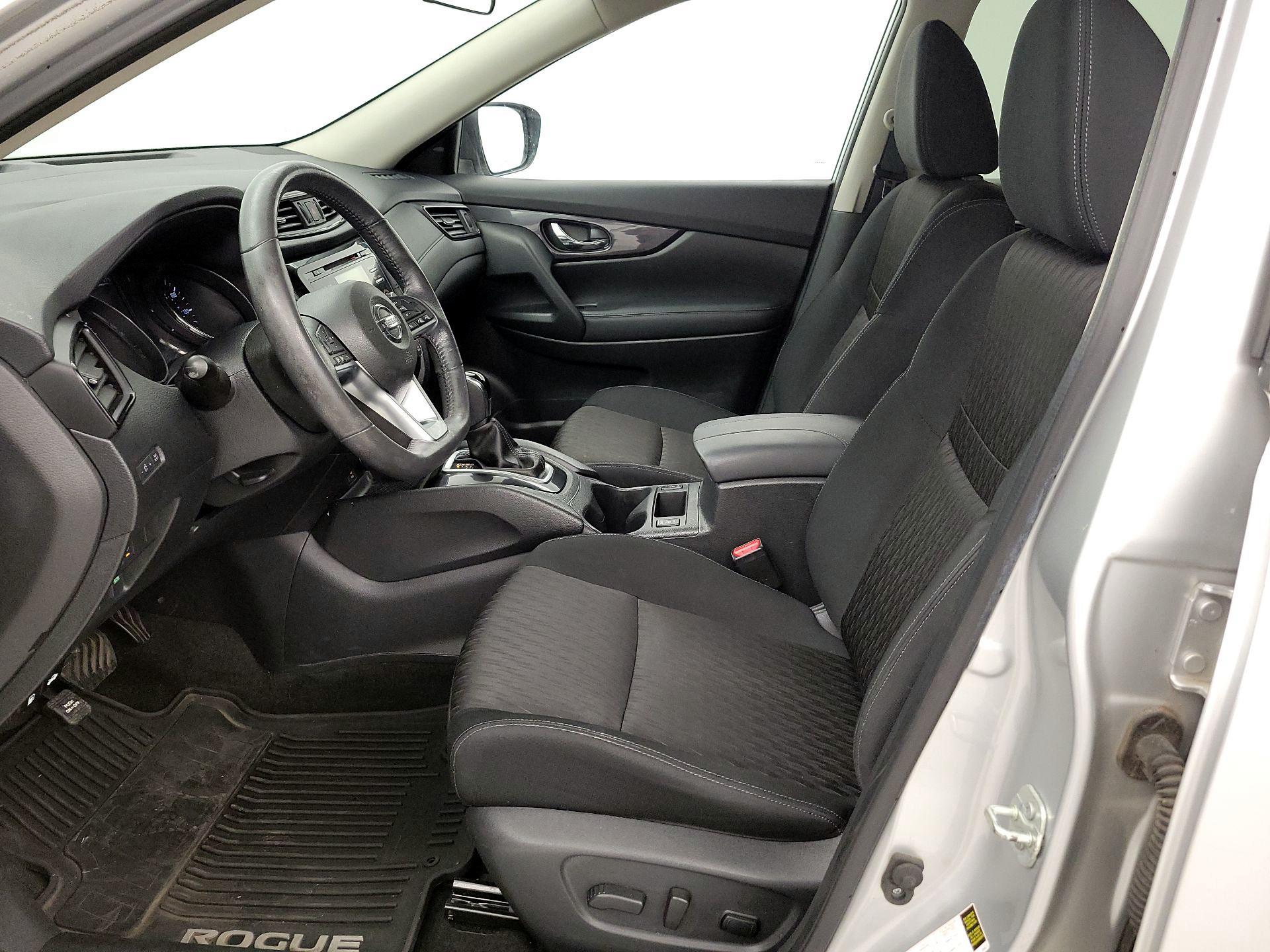 Thumbnail: 2017 Nissan Rogue - 11