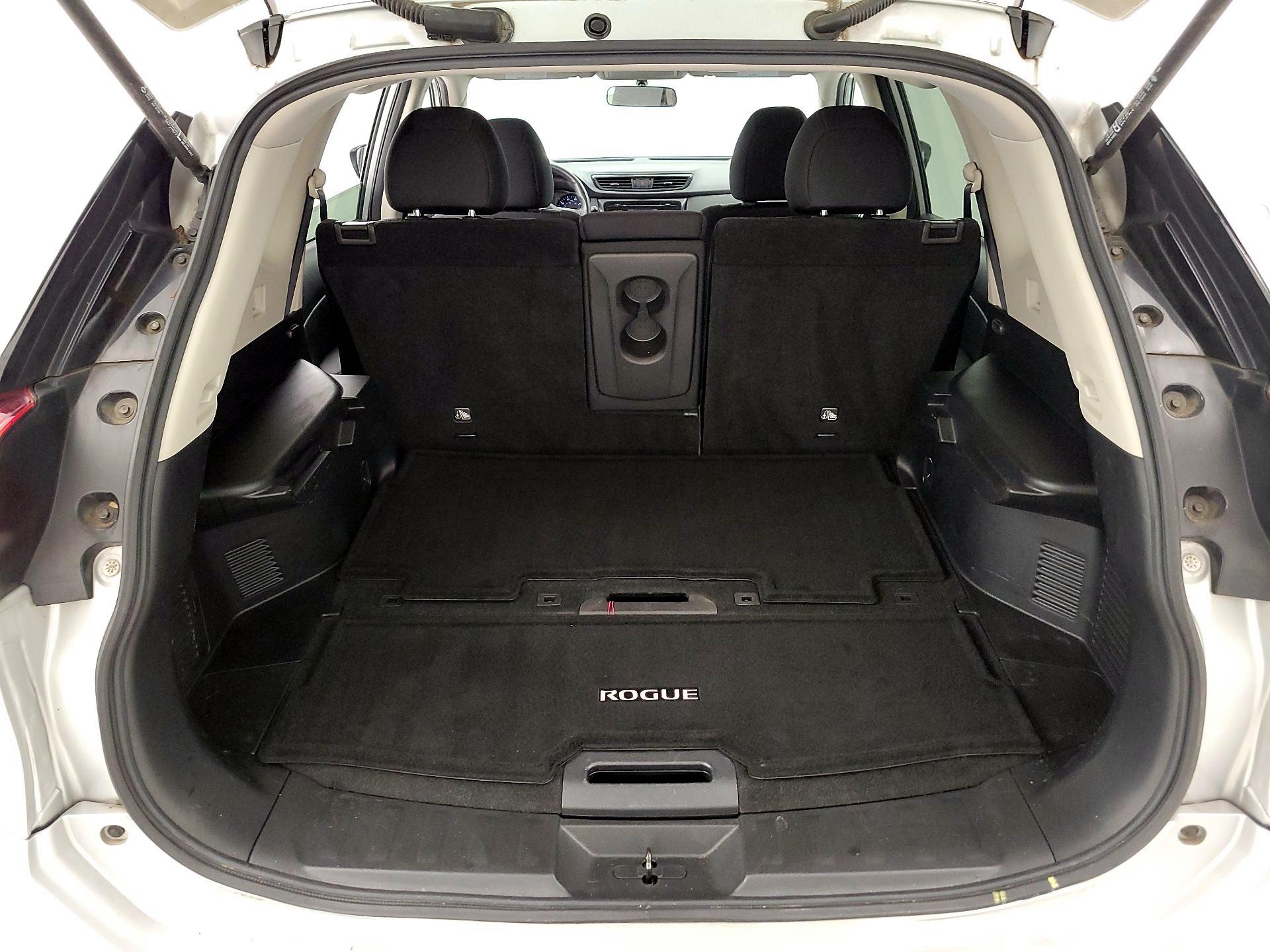 Thumbnail: 2017 Nissan Rogue - 20