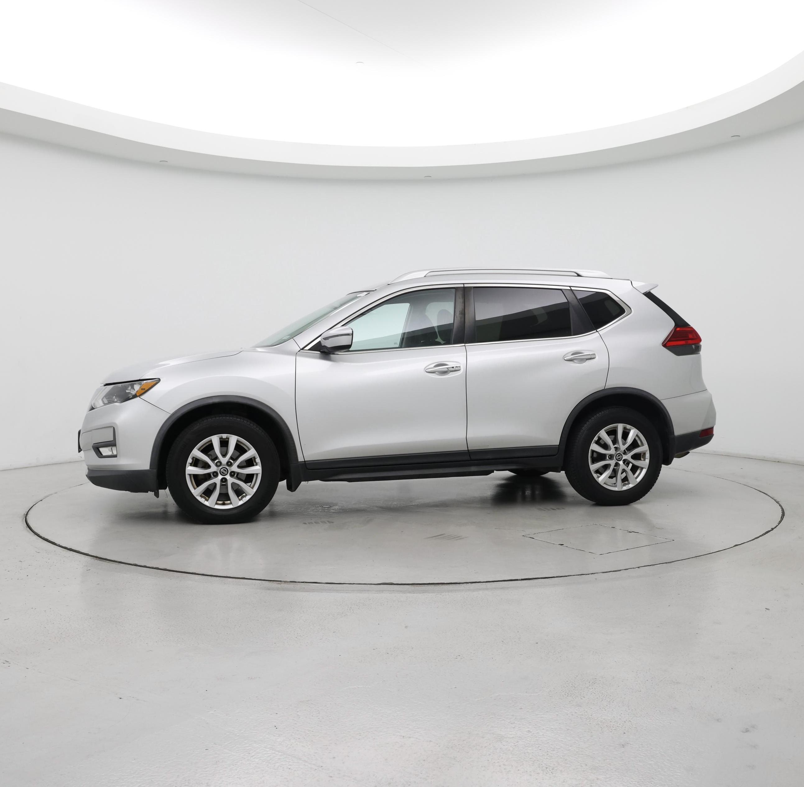 Thumbnail: 2017 Nissan Rogue - 3