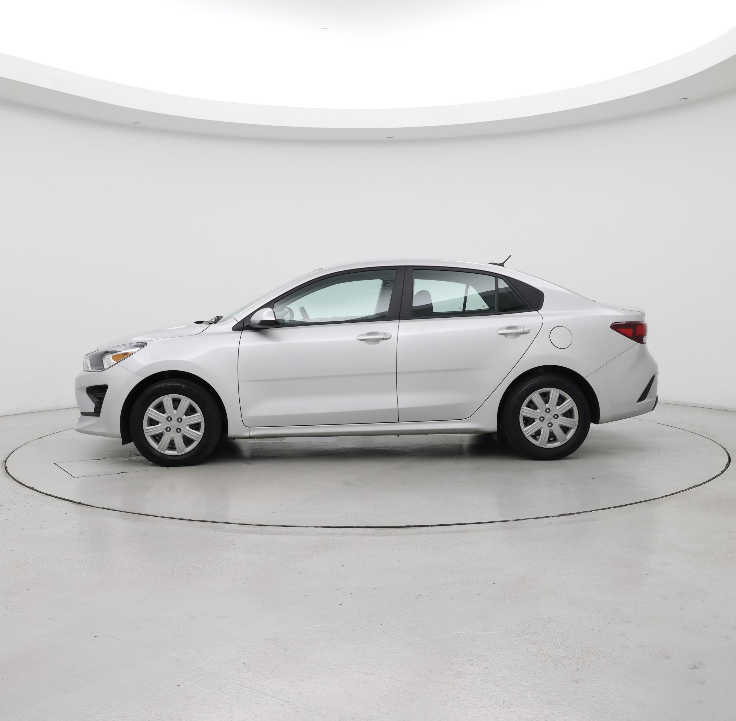 Thumbnail: 2023 Kia Rio - 3