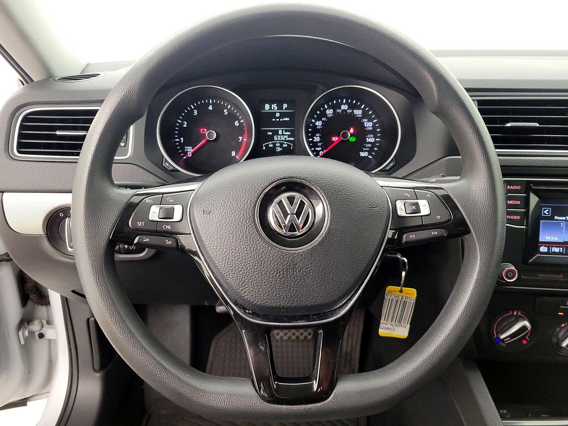 Thumbnail: 2017 Volkswagen Jetta - 10
