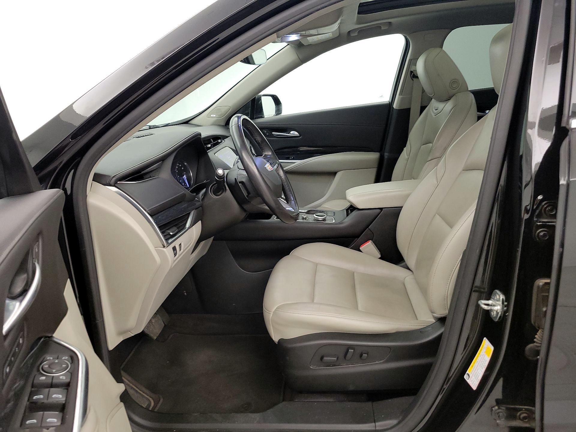 Thumbnail: 2020 Cadillac XT4 - 11
