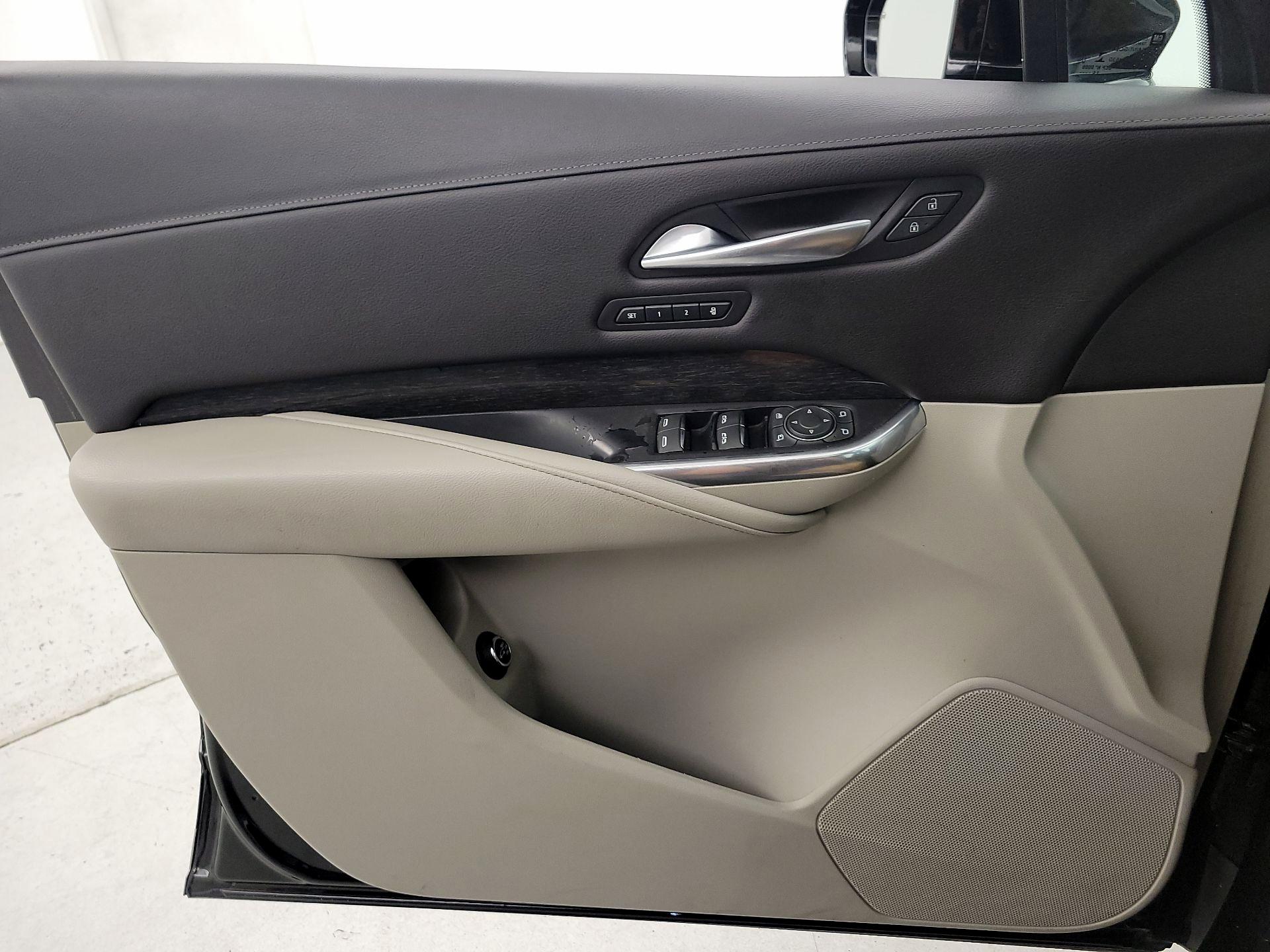 Thumbnail: 2020 Cadillac XT4 - 12