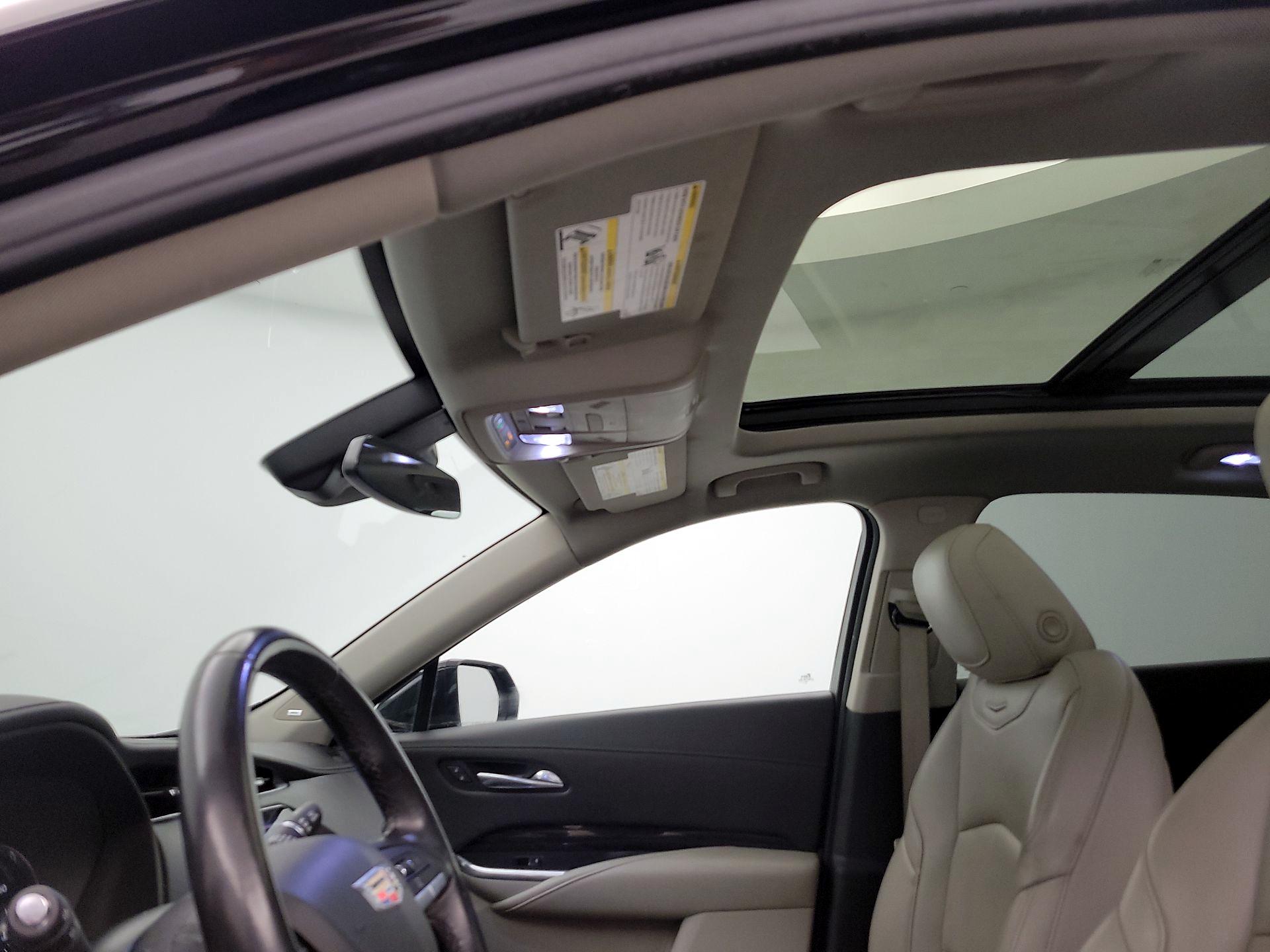 Thumbnail: 2020 Cadillac XT4 - 19