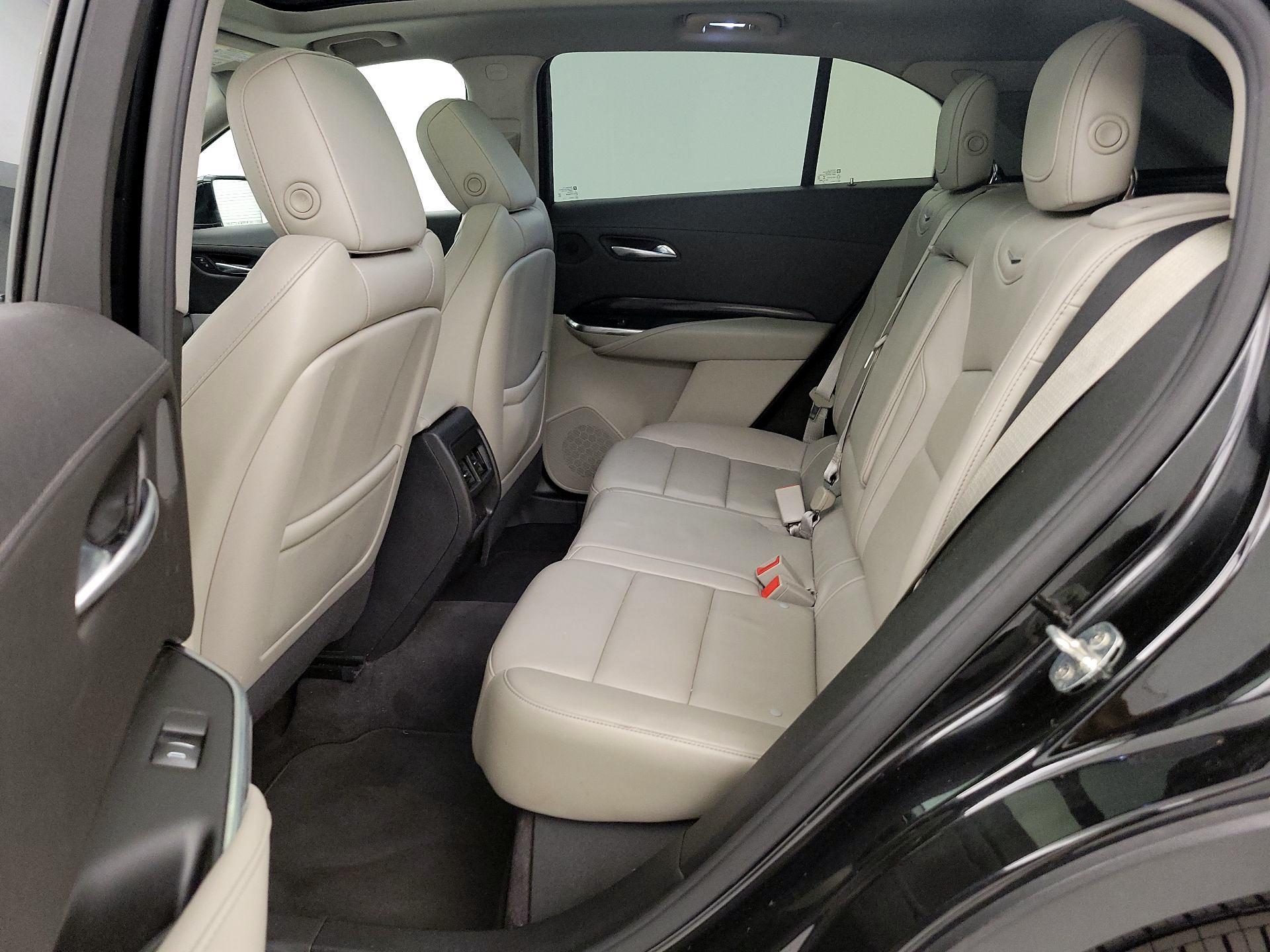 Thumbnail: 2020 Cadillac XT4 - 20